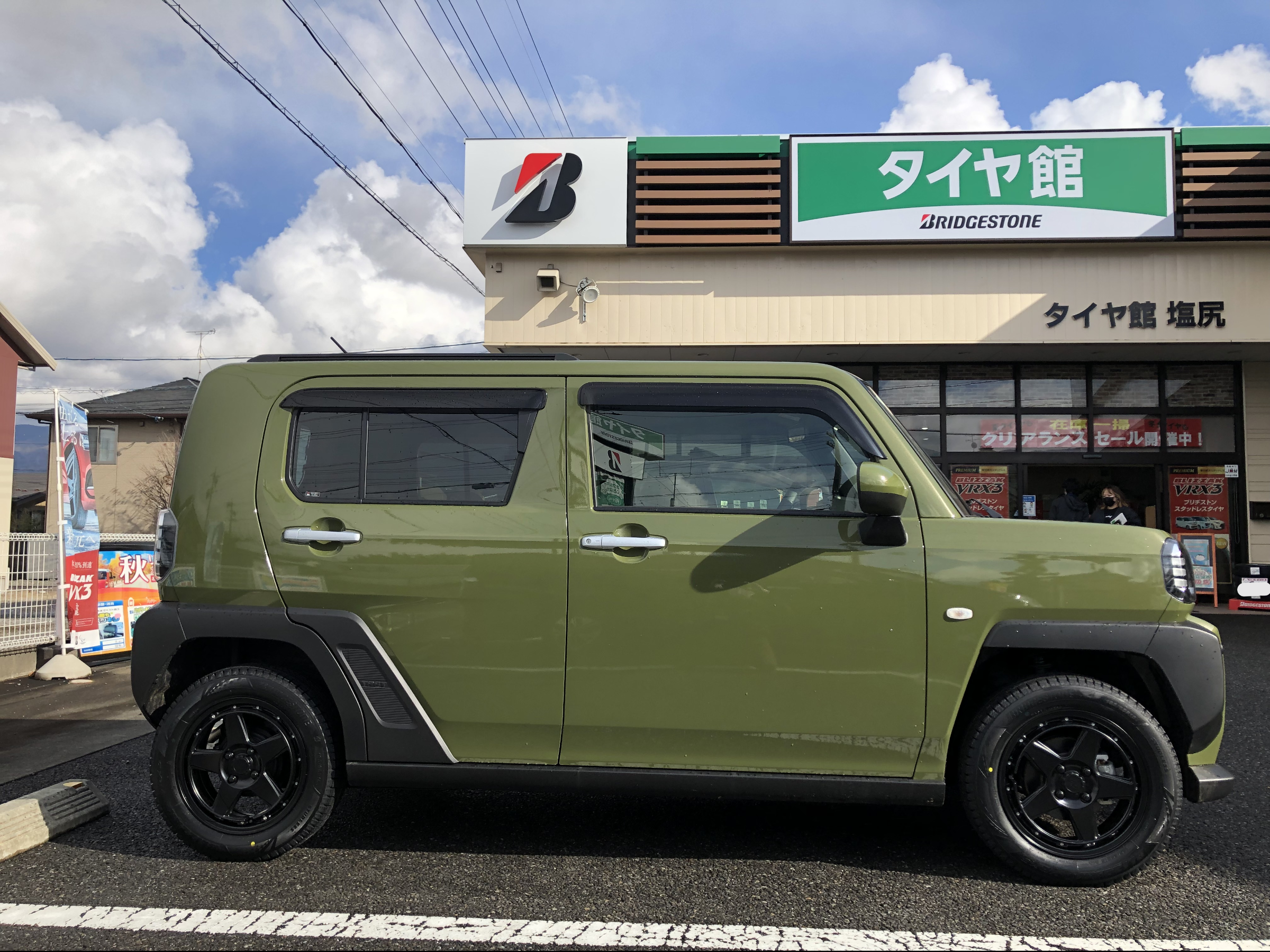 ダイハツ タフト × アルジェノン フェニーチェ XC-5 | 店舗おススメ