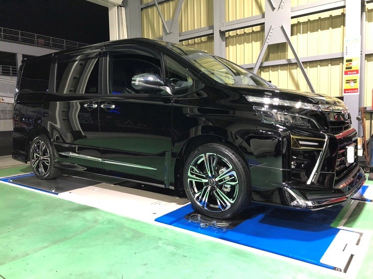 LEONIS AR by TOYOTA VOXY | 店舗おススメ情報 | タイヤ館 LEONIS AR by TOYOTA VOXY | 店舗おススメ情報 | タイヤ館