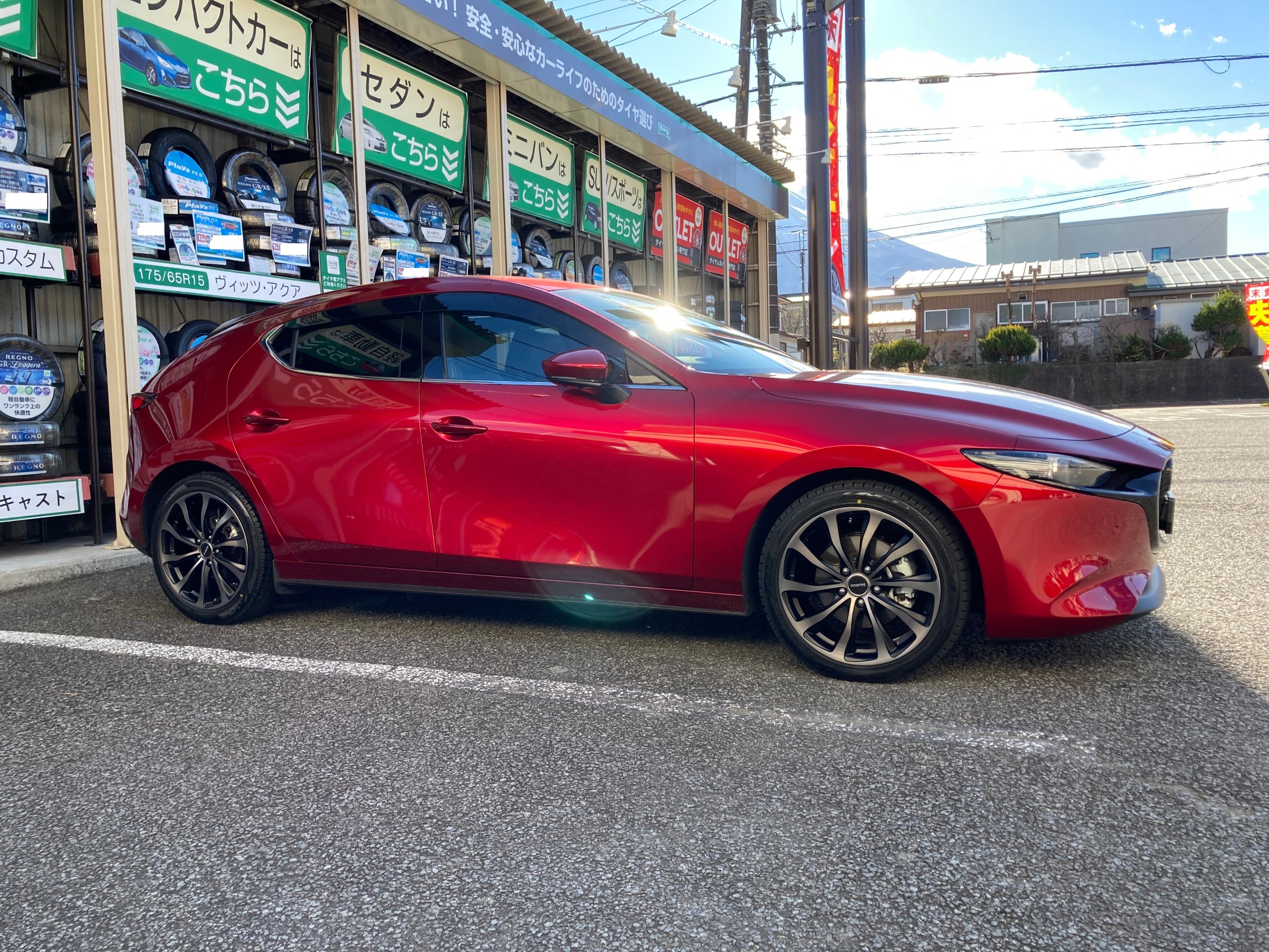 MAZDA3にブリザックVRX3とバルミナT10 マットポリッシュ装着 | マツダ