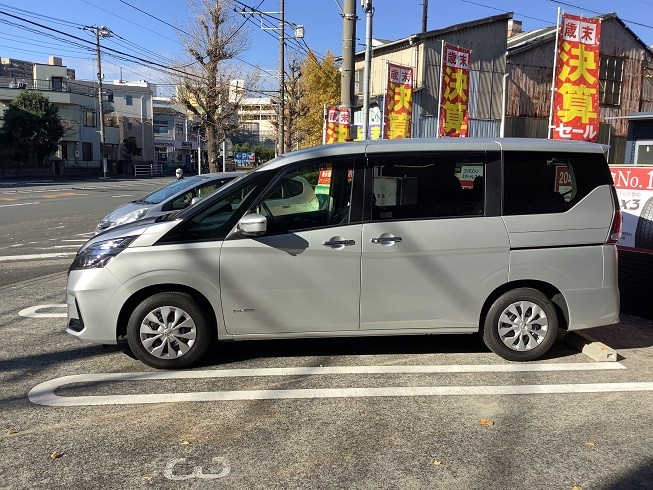 ニッサン セレナ C27 アルミホイールセット取り付け☆ | 店舗お