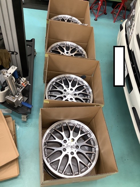 ニッサン セレナ C27 アルミホイールセット取り付け☆ | 日産 セレナ