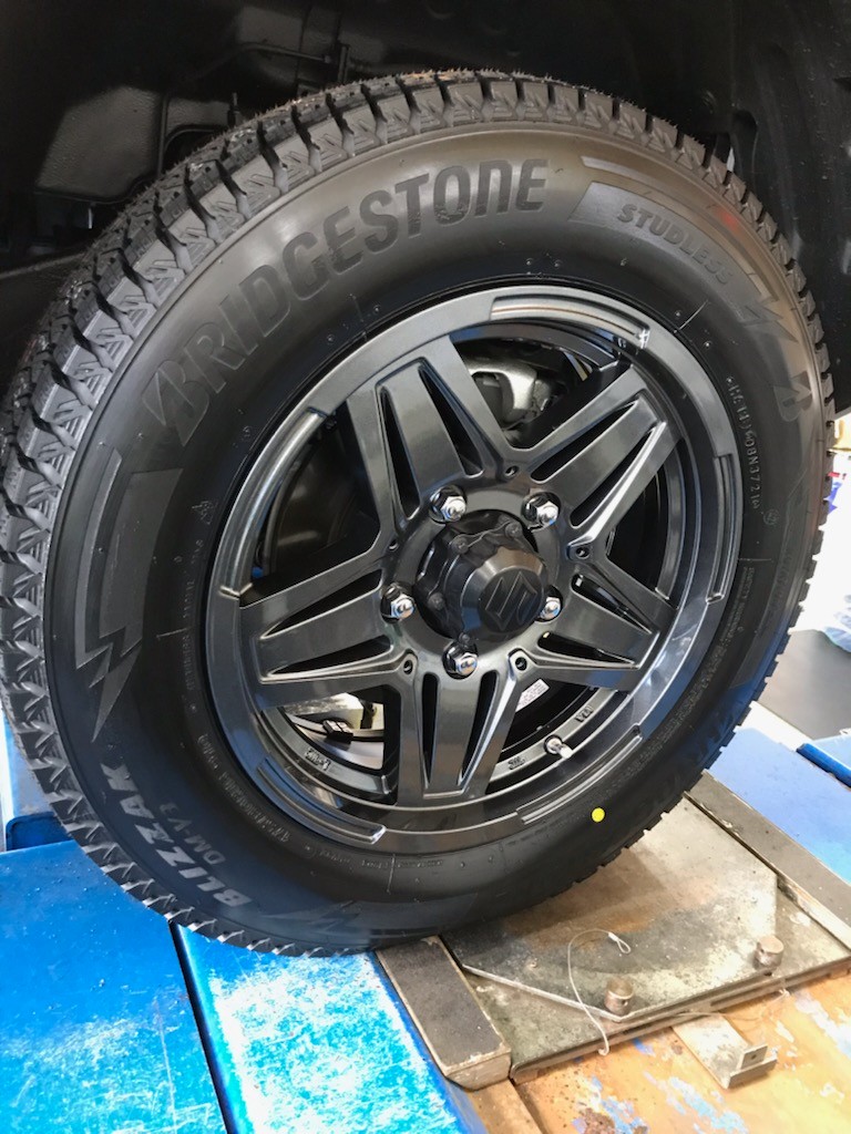 【silent M】4本、ホイール付き】ジムニーBLIZZAK DM-V3 silent M】4本、ホイール付き】ジムニーBLIZZAK DM-V3 ブリザック DMー