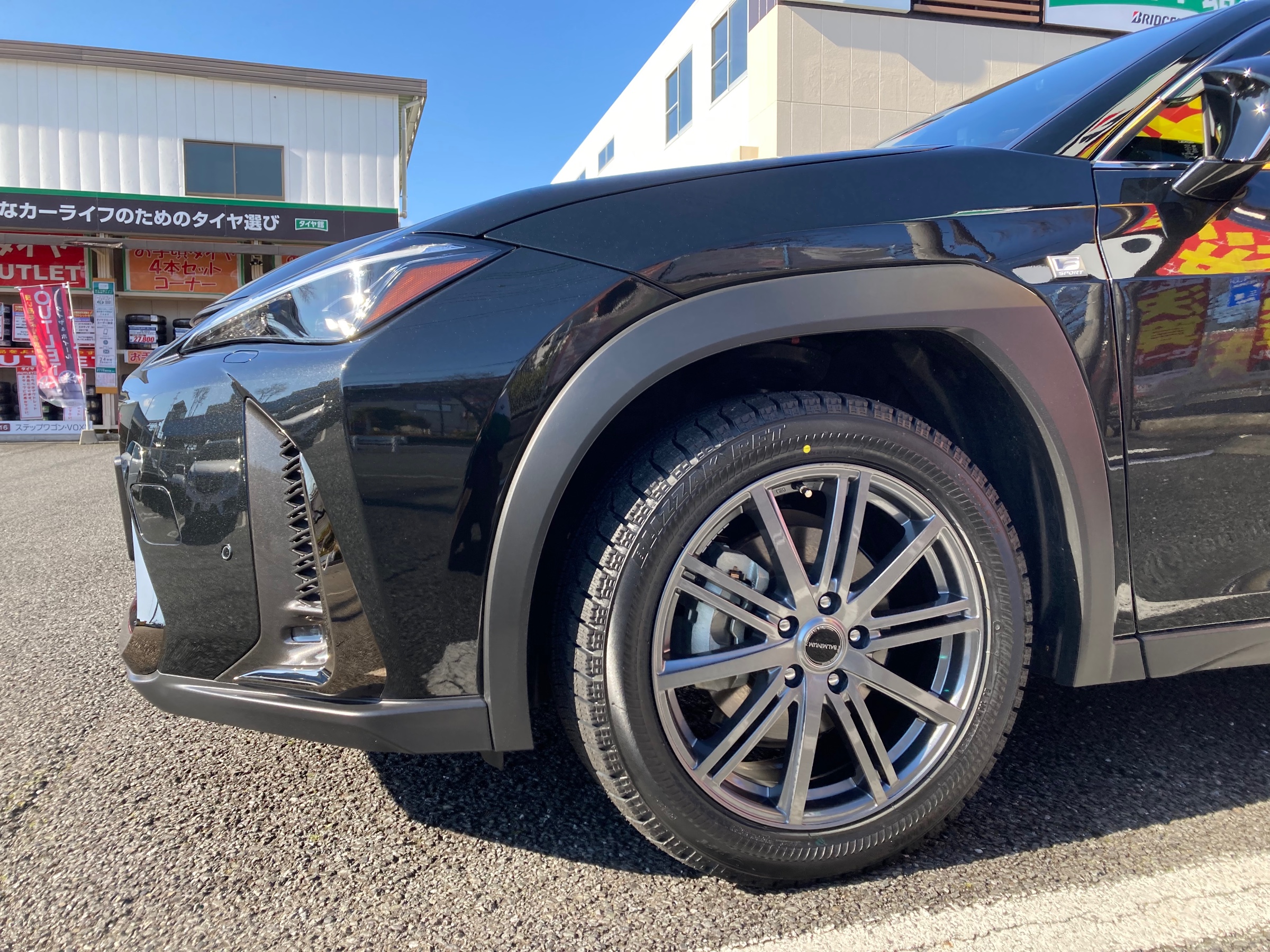 SUV スタッドレスタイヤ、ホイールセット | サービス事例 | タイヤ館 