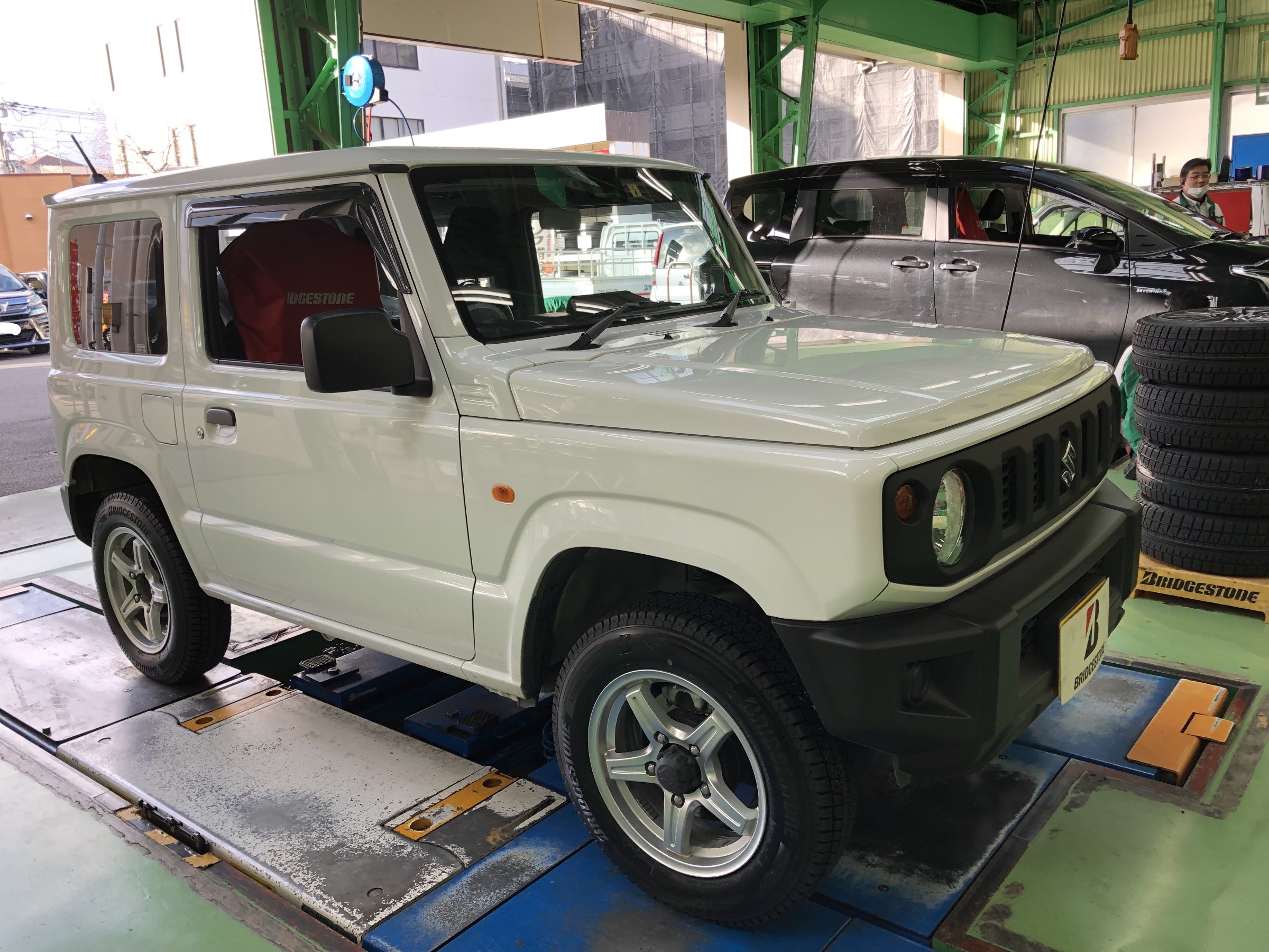 スズキ ジムニー3BA-JB64W にブリヂストン ブリザックDM-V3を装着