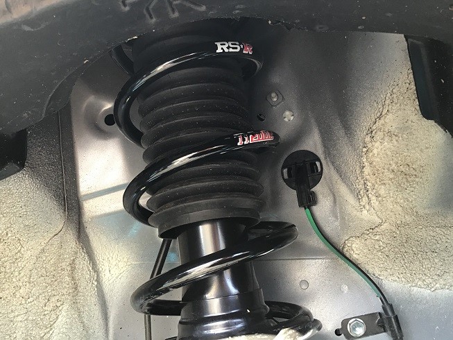 ダイハツ ウェイク RS－R Ti2000 ローダウンサス取付 | 店舗お