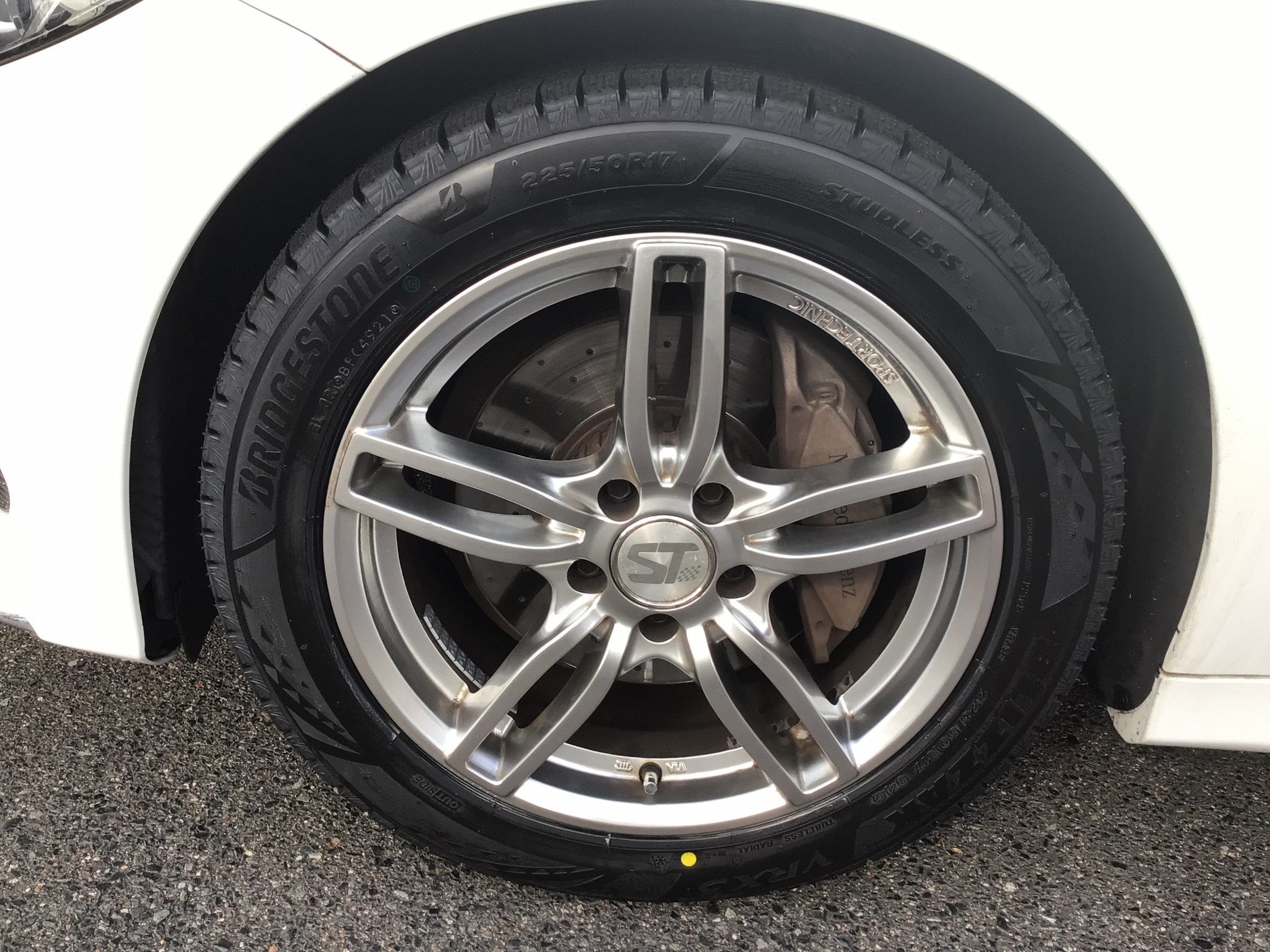 メルセデスベンツ C220d スタッドレスタイヤ交換 | 店舗お