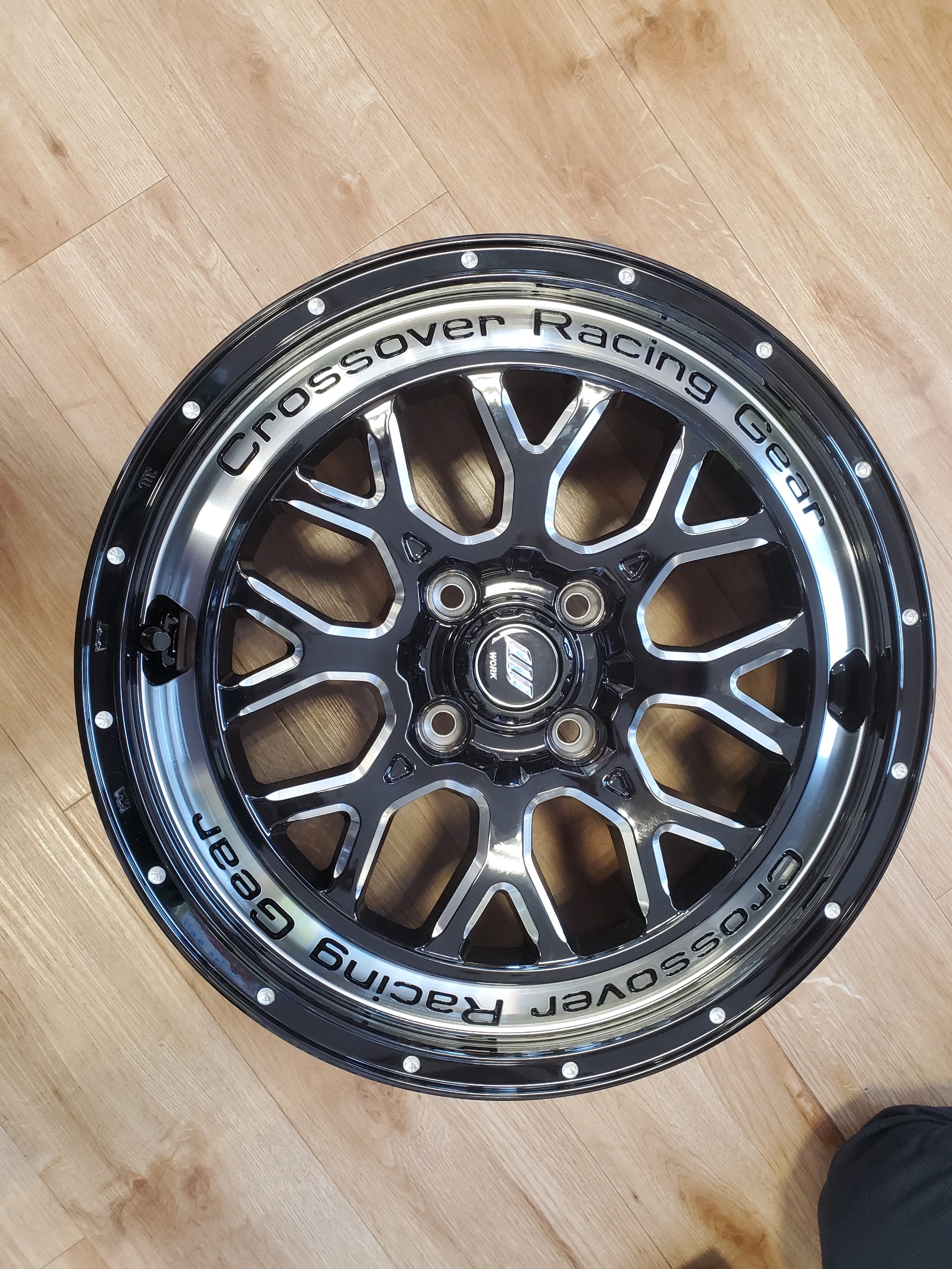 かっこいいホイールを持ってきていただきました スタッフ日記 タイヤ館 イオンモール大牟田 タイヤからはじまる トータルカーメンテナンス タイヤ館グループ