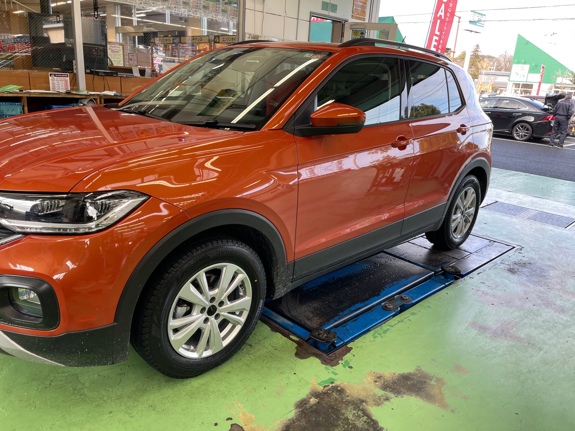 VW T-Cross】スタッドレスホイールセットの取付 | 店舗お VW T-Cross】スタッドレスホイールセットの取付 | 店舗お
