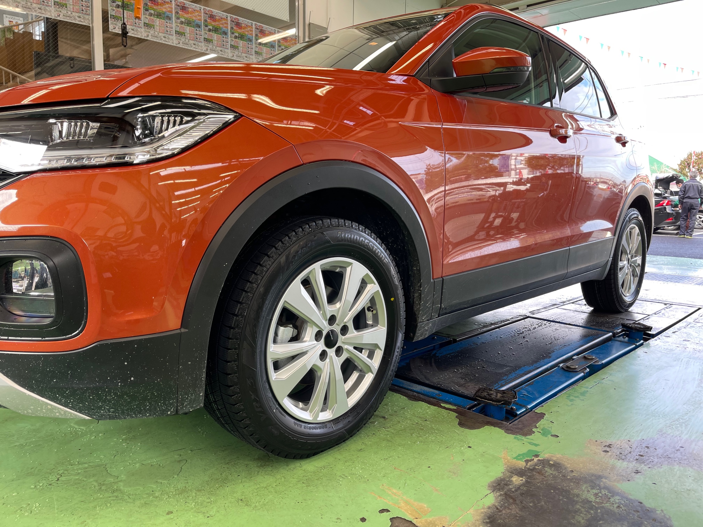 ＶＷ T-Cross】スタッドレスホイールセットの取付 | フォルクスワーゲ