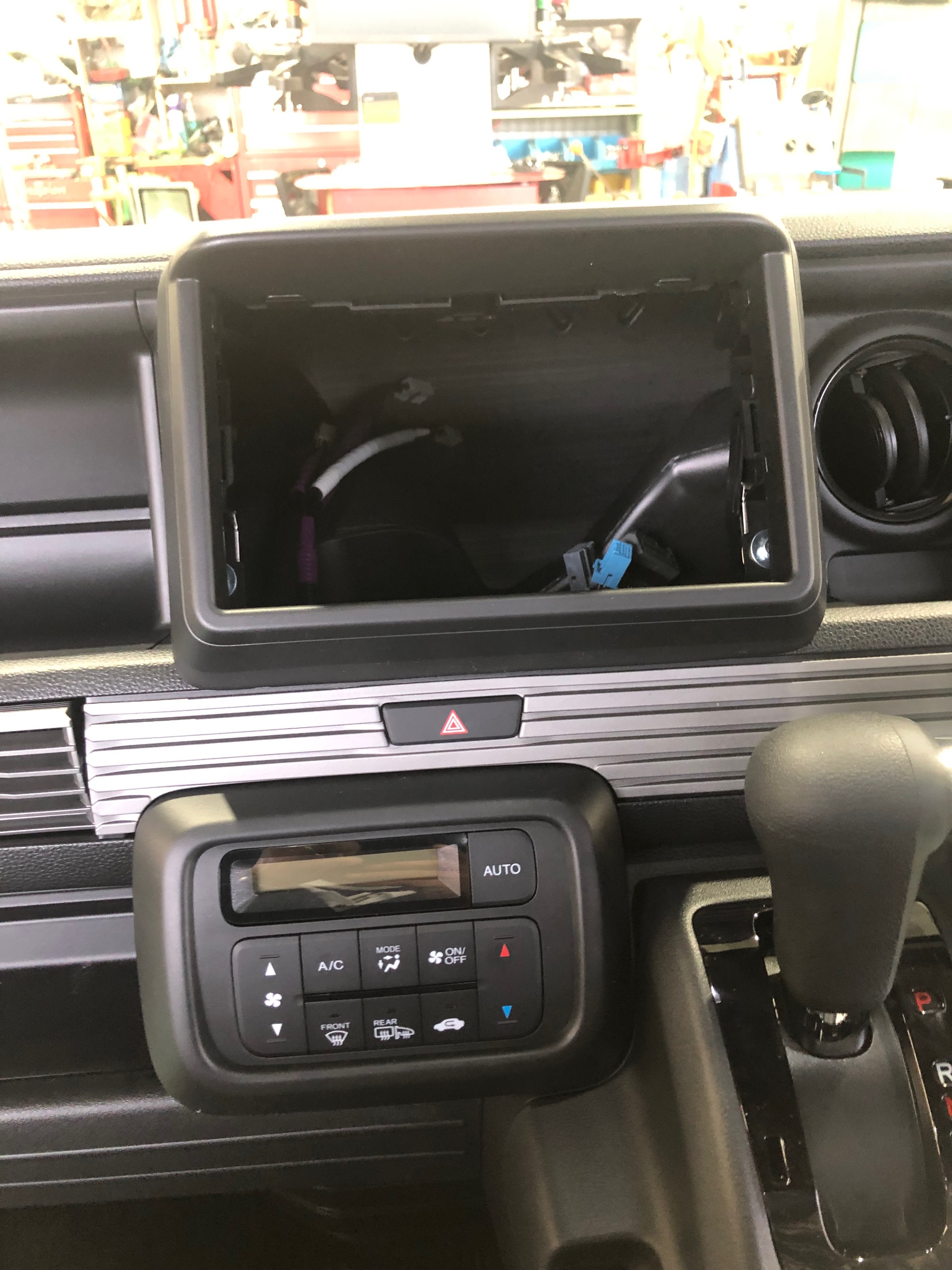 N Vanナビ取付け ホンダ N Van Av ナビ機器 カー用品取付 各社ナビゲーション取付 スタッフ日記 タイヤ館 松任 石川県 福井県のタイヤ カー用品ショップ タイヤからはじまる トータルカーメンテナンス タイヤ館グループ