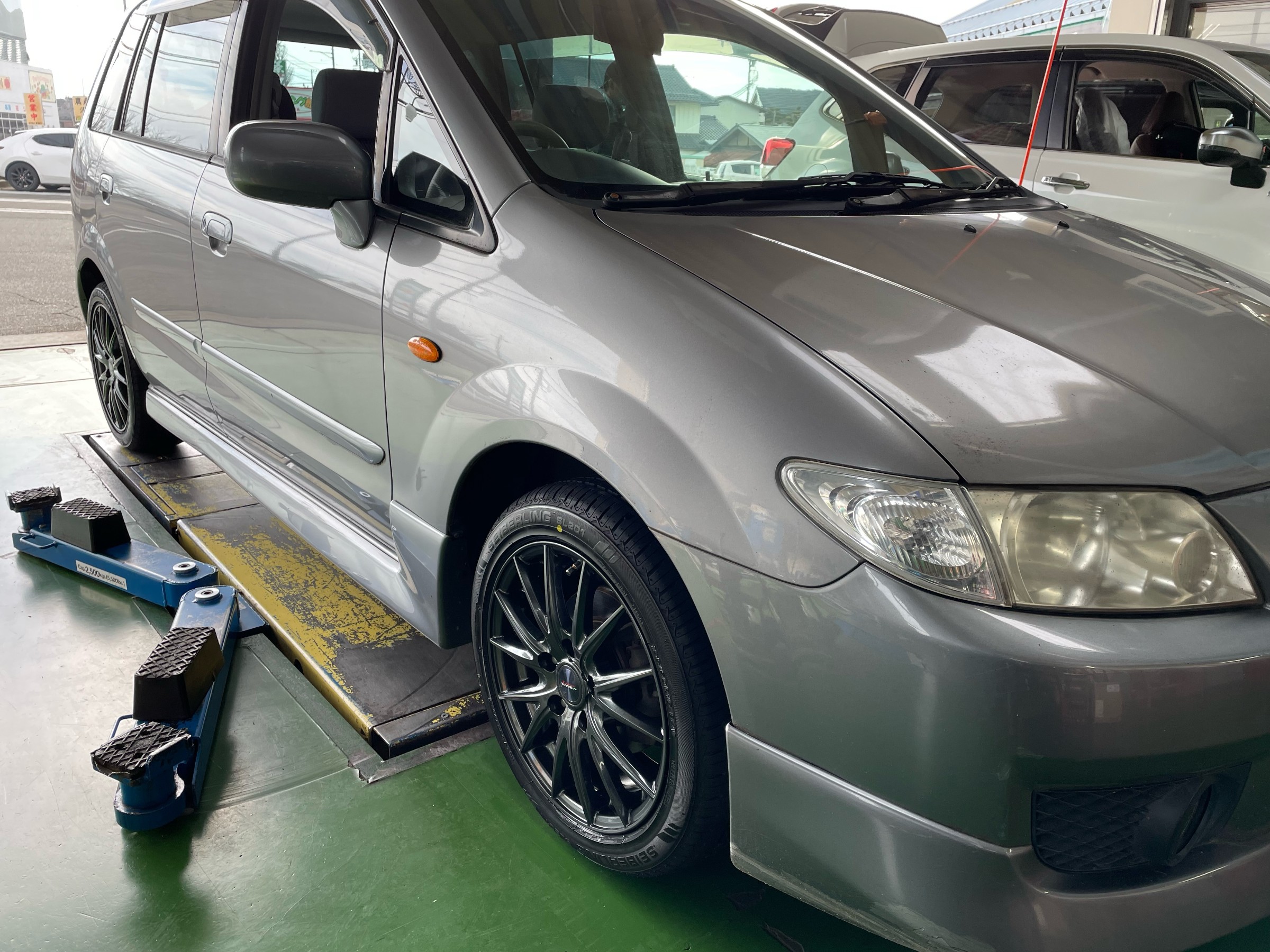 プレマシー タイヤホイール交換 年末年始のお知らせ マツダ プレマシー ホイール タイヤ ホイール関連 タイヤ ホイール交換 スタッフ日記 タイヤ館 ヤマト タイヤからはじまる トータルカーメンテナンス タイヤ館グループ