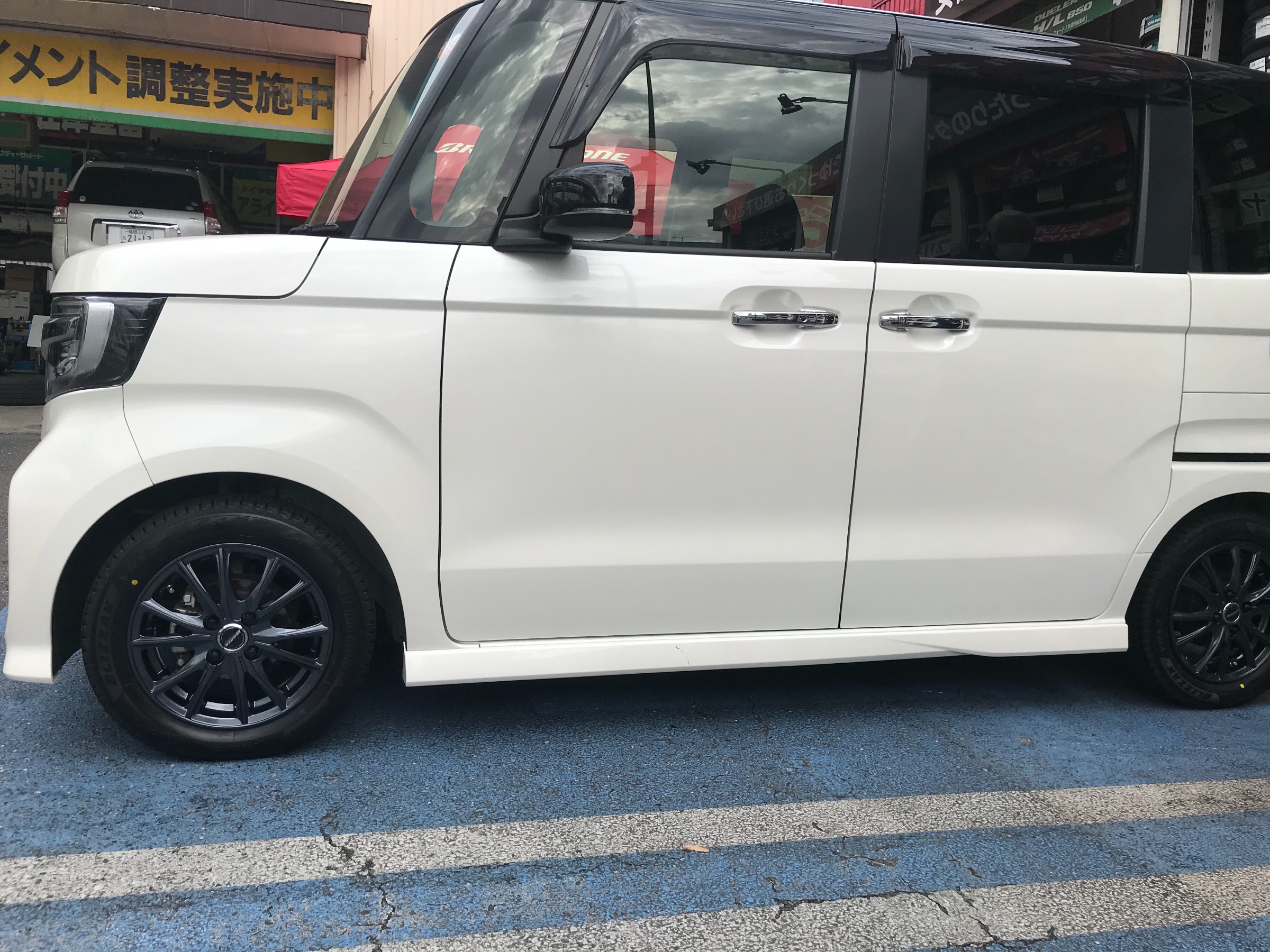 ホンダ N-BOX タイヤホイール交換 | 取り付け・施工事例集 | タイヤ館