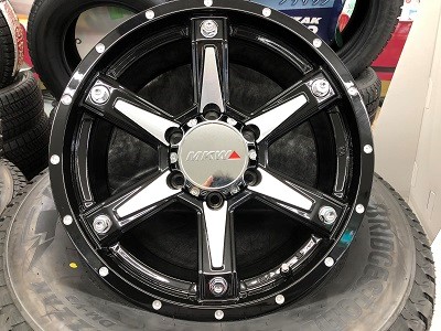 るる ブリヂストン スタッドレスタイヤ 20インチ　MKW MK-56 FJクルーザー MKW MK-56 20インチ 装着写真 | FJクルーザーのアルミ
