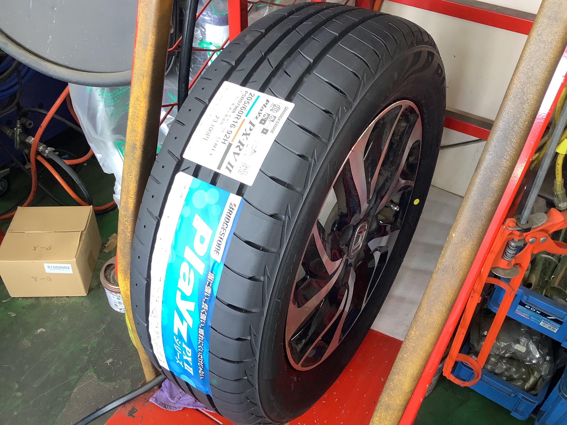 HONDA ステップワゴン タイヤ交換 205/60R16 防錆施工 | ホンダ