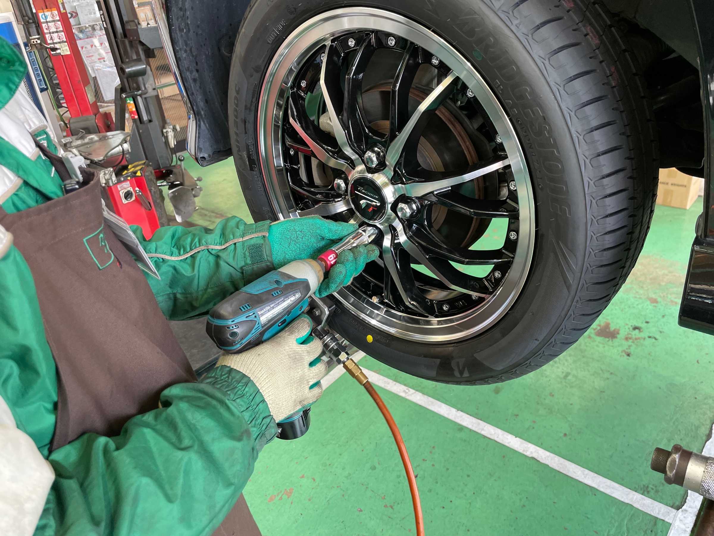 ホンダ N-BOX の タイヤ ＆ ホイール交換 させていただきました