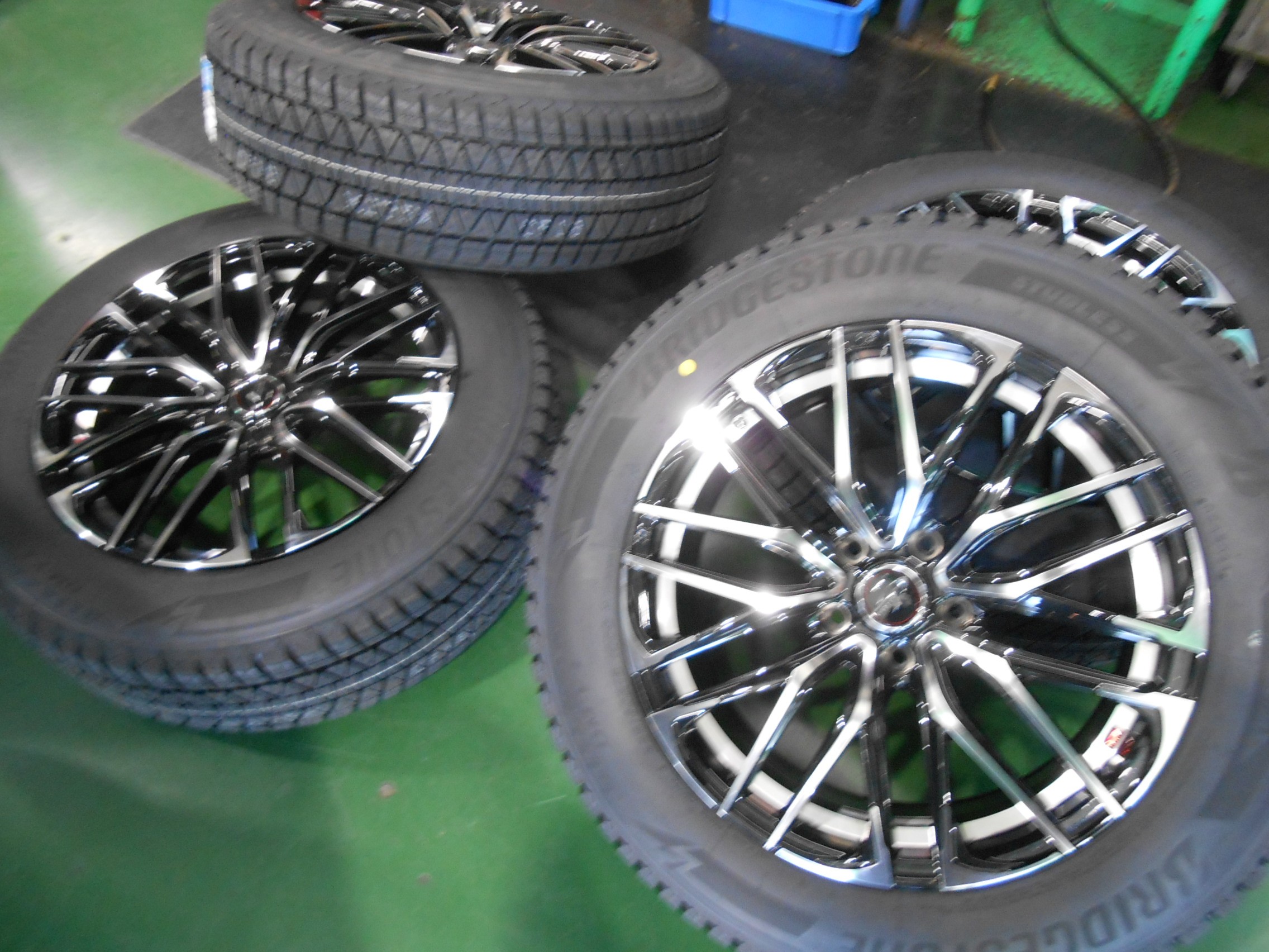 ☆トヨタ・RAV4 スタッドレスタイヤ＆ホイールセット☆ | 店舗