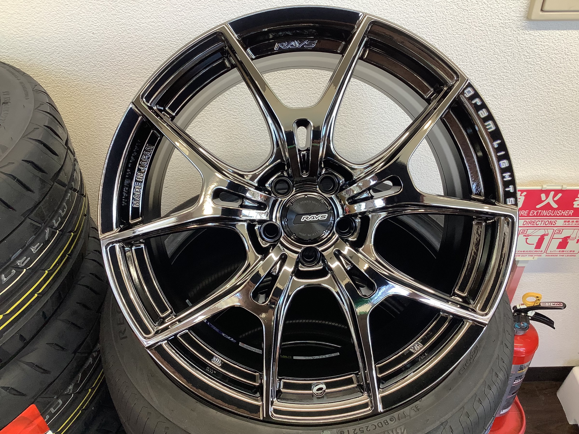 アルミ入荷情報》RAYS グラムライツ 57FXZ ☆ スパッタリングカラー