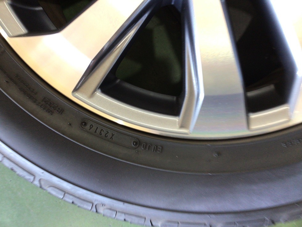 ☆トヨタ ランクル200 CBAーURJ202W 夏タイヤ新品交換