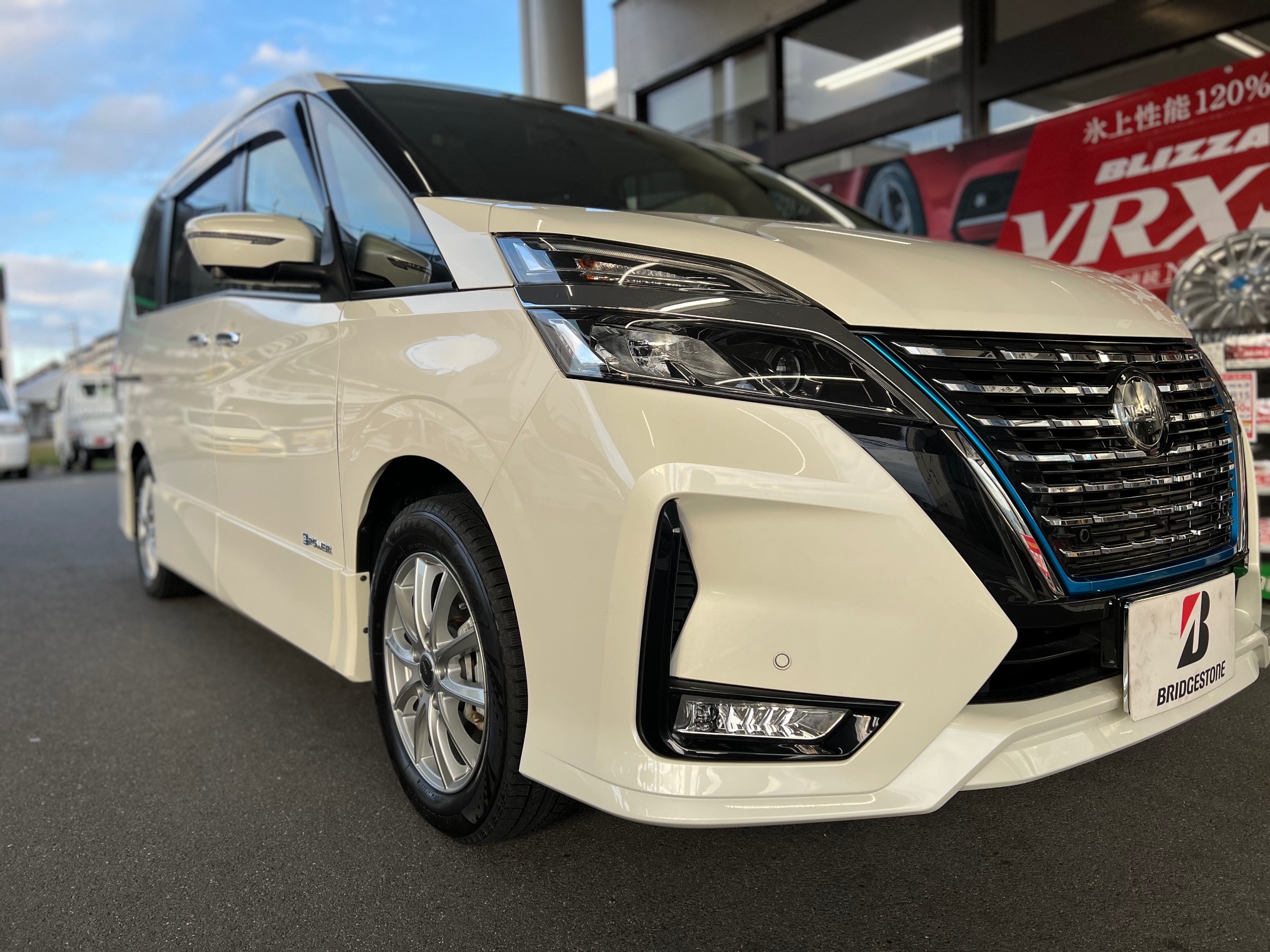 日産セレナe-power HFC27 新車購入時装着ホイールタイヤ fkip.unmul.ac.id