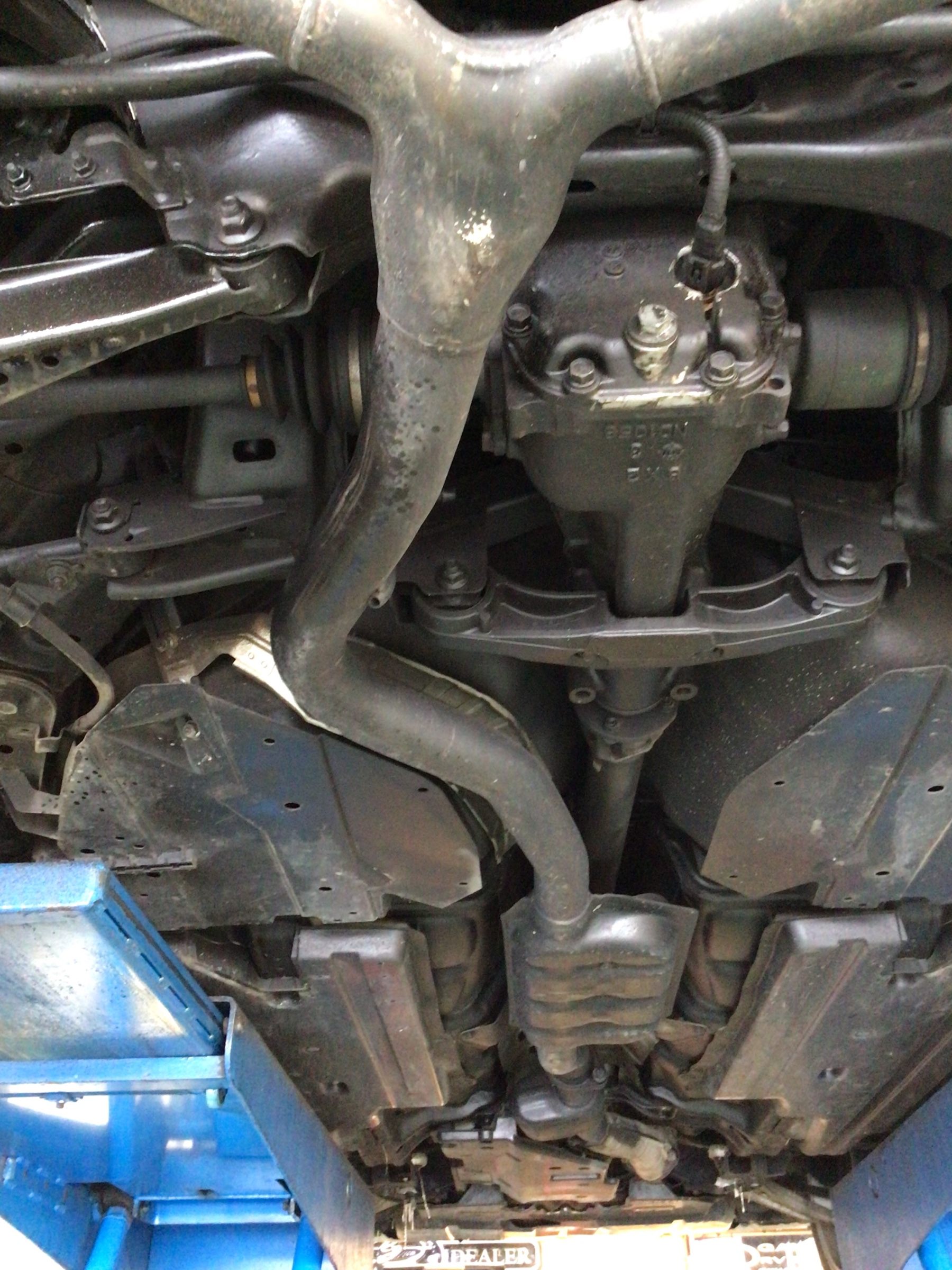 マフラー交換】VAB WRX STi のマフラー交換 | 店舗おススメ情報 マフラー交換】VAB WRX STi のマフラー交換 | 店舗おススメ情報
