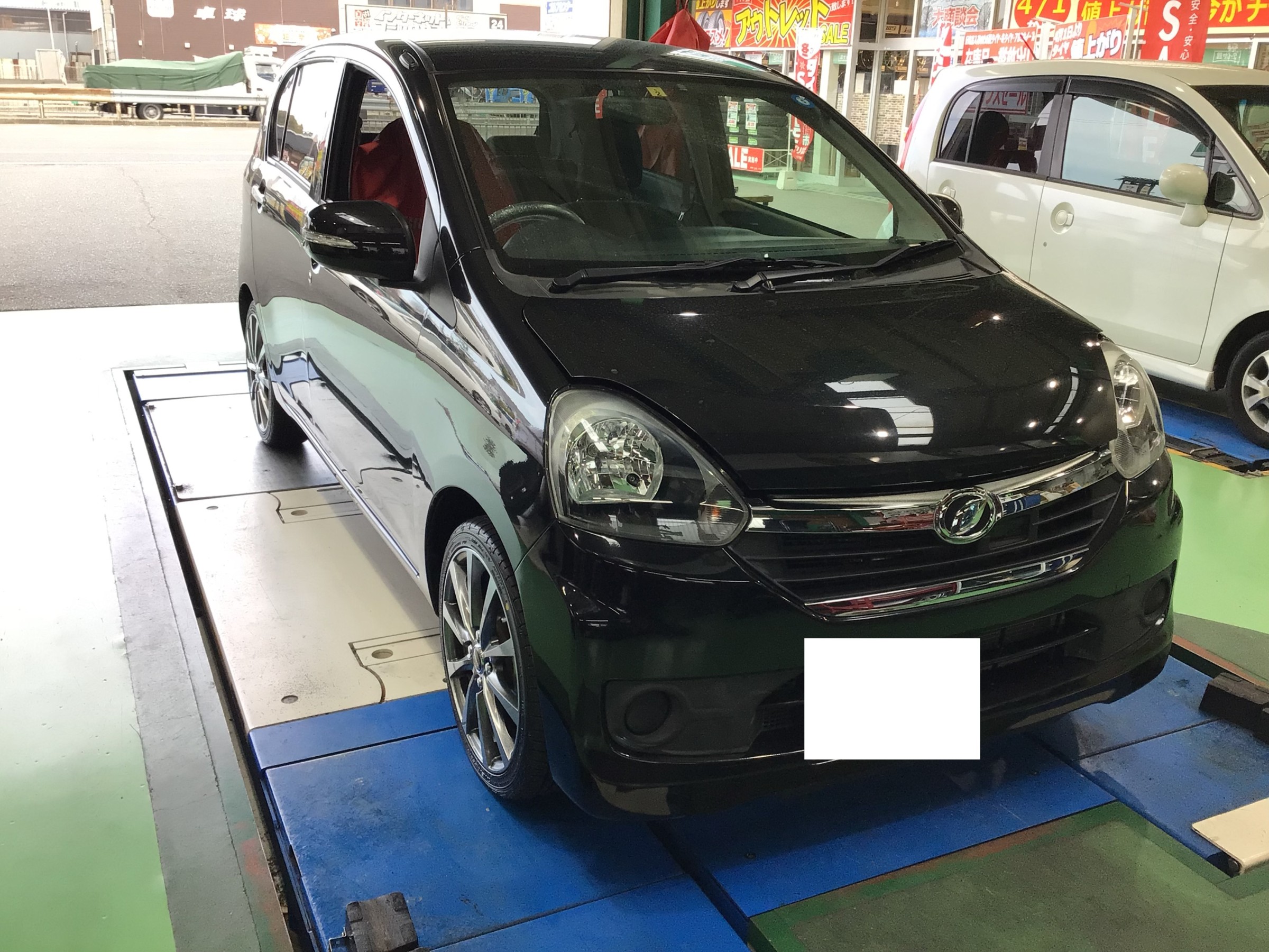 ダイハツ ミライース 車高調キット ドライブレコーダーを取り付け ダイハツ ミライース その他 パーツ取付 足回り関係取付 サービス事例 タイヤ館 堺北 大阪府 和歌山県のタイヤからはじまる トータルカーメンテナンス タイヤ館グループ
