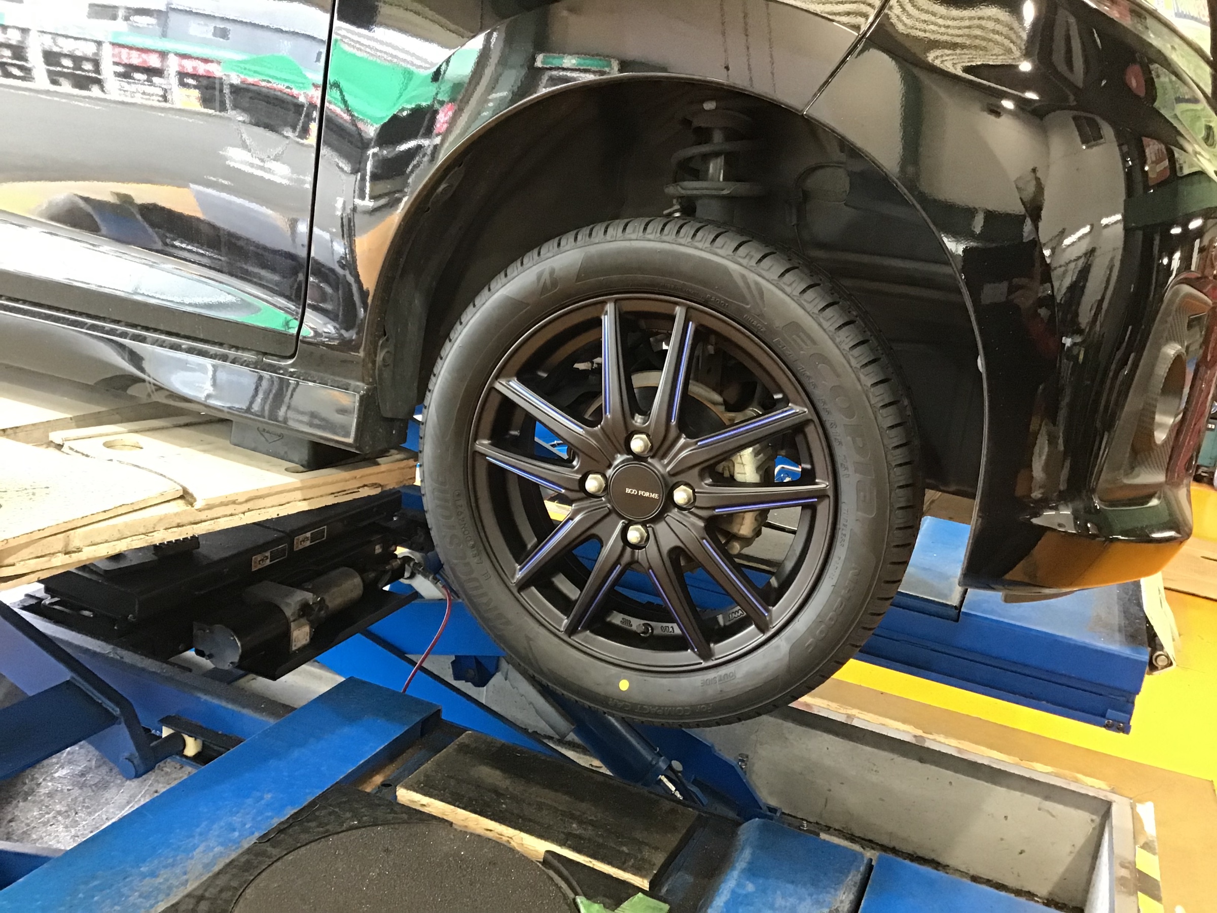 軽自動車のタイヤ・ホイールセットでドレスアップ!! | 店舗お