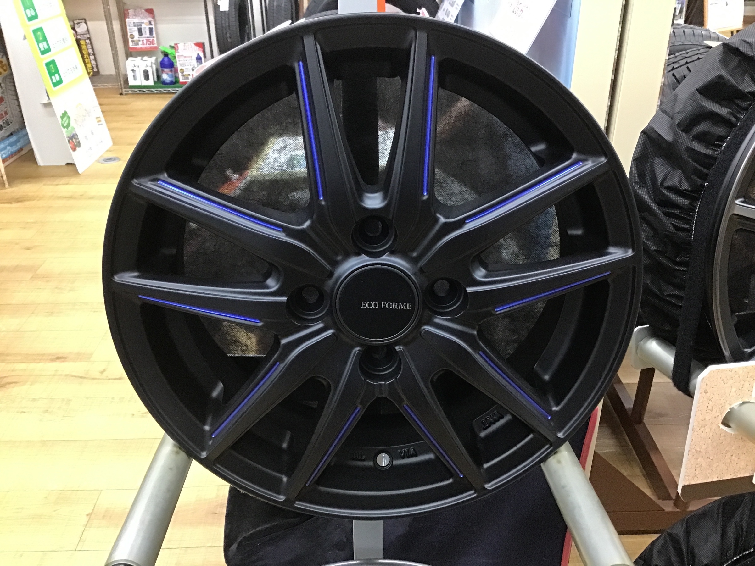 軽自動車のタイヤ・ホイールセットでドレスアップ!! | 店舗お