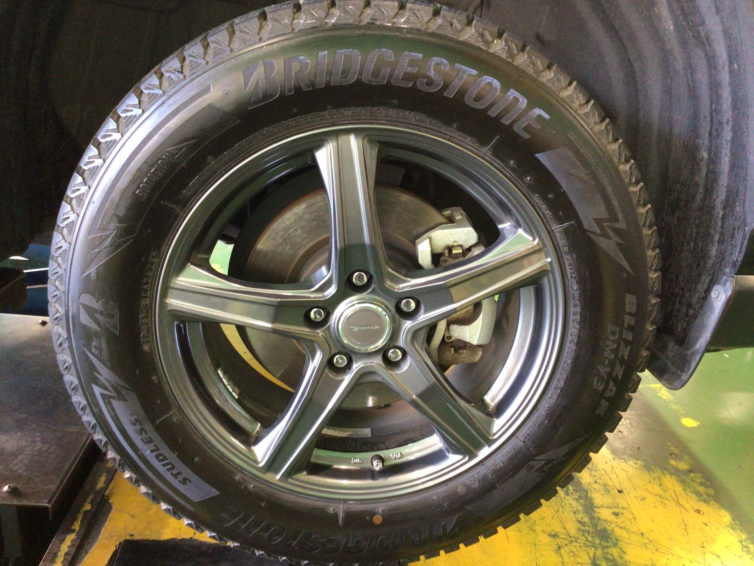 決算セール開催中！！】 ◇ マツダ・CX-5 スタッドレスタイヤホイール