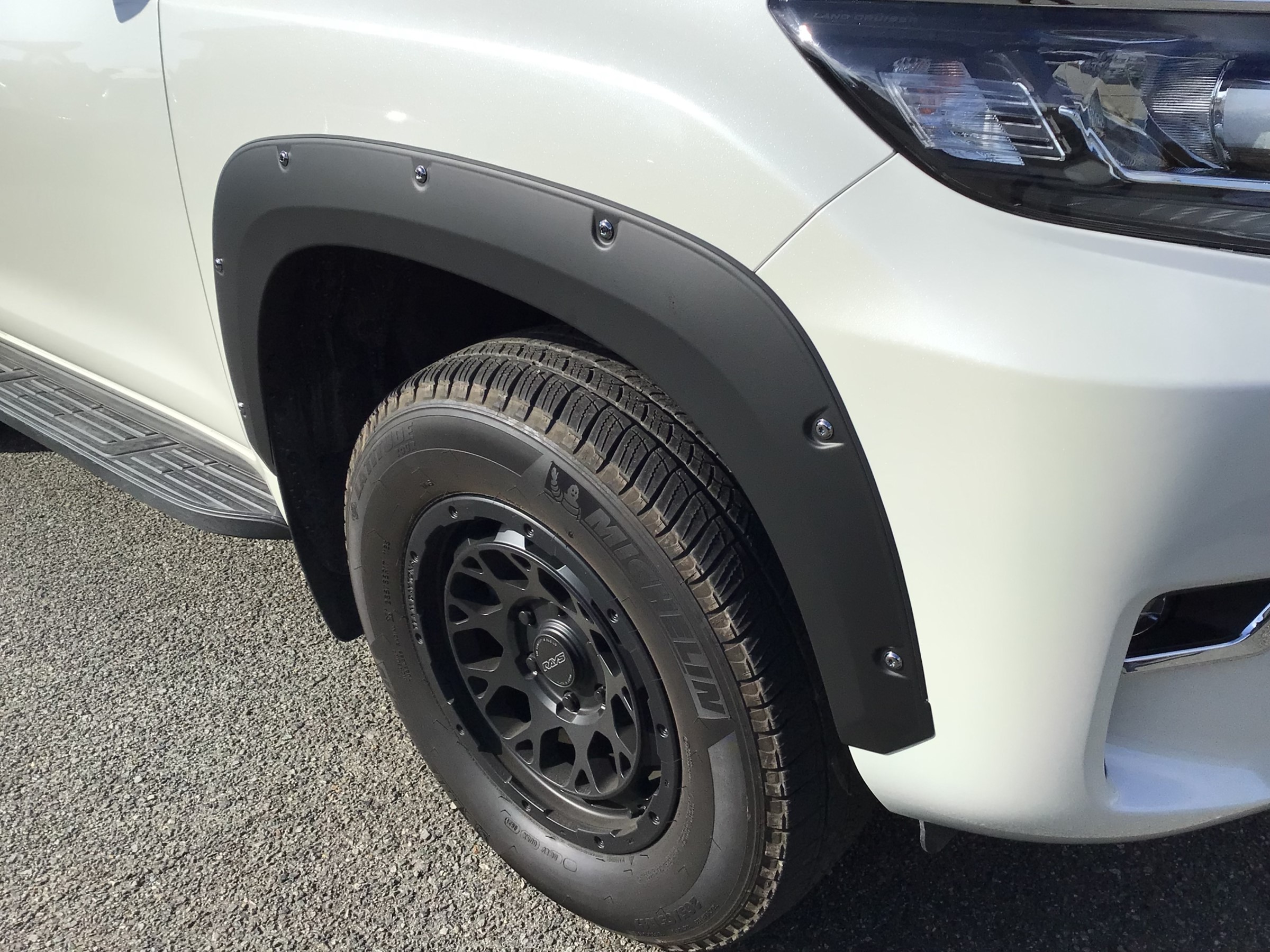 150プラド JAOSフェンダーガーニッシュ 9mm