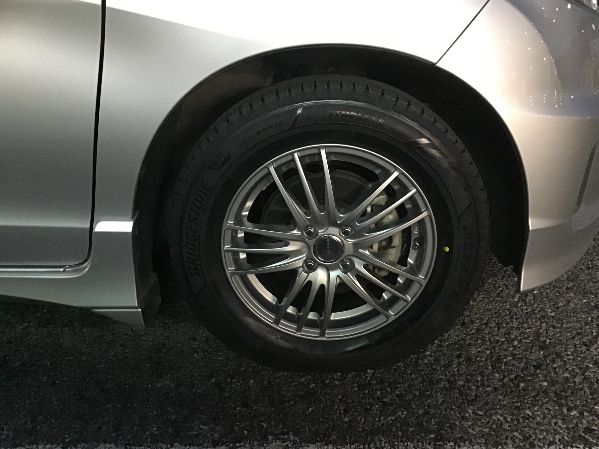 ホンダ・フリードスパイク スタッドレスタイヤ取り付け | ホンダ