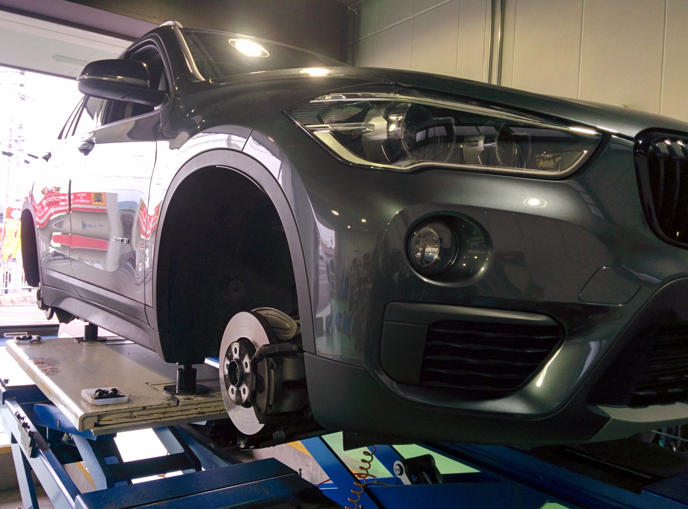 タイヤ交換】BMW X１ F48 トランザT001 ☆ ２２５/５５R１７ RFT | BMW