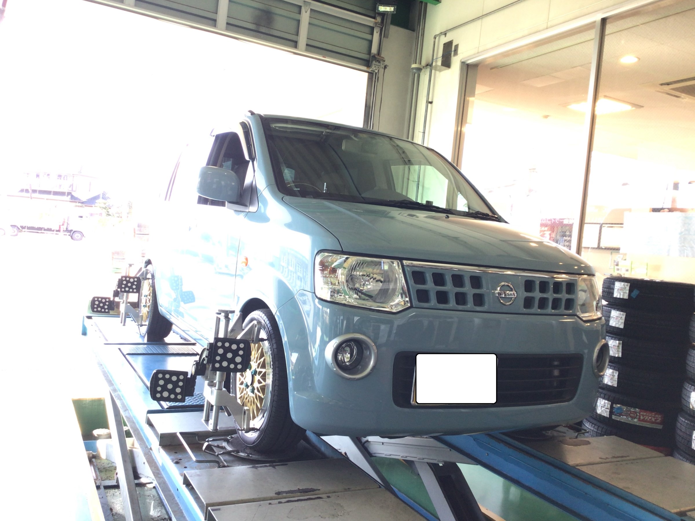 フル乗車で車を運転していると 段差で ザッザッ で擦る音がするんです D 日産 オッティ その他 パーツ取付 足回り関係取付 サービス事例 タイヤ館 綾瀬 神奈川県のタイヤ カー用品ショップ タイヤからはじまる トータルカーメンテナンス タイヤ館グループ