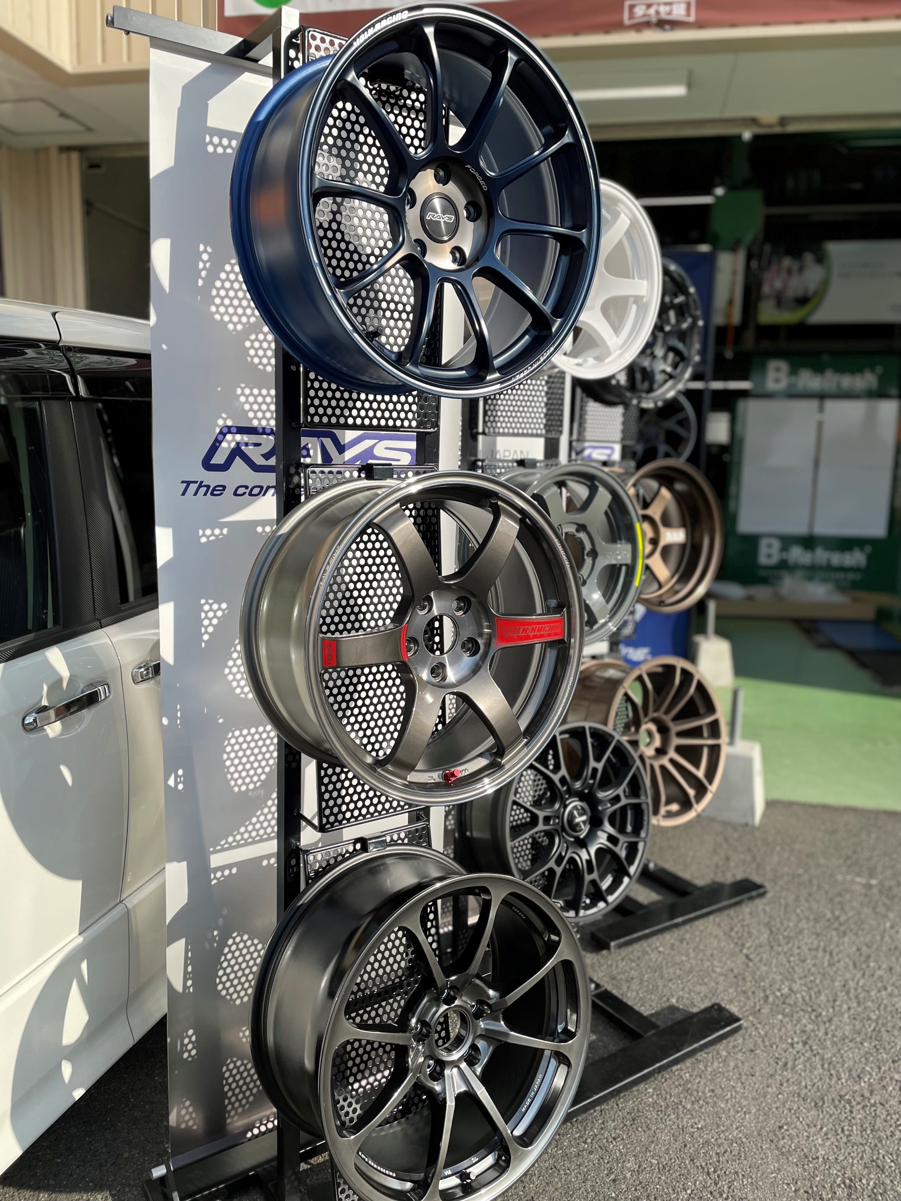 絶賛開催中！！展示ホイールも追加！メーカー協賛「アルミホイール大