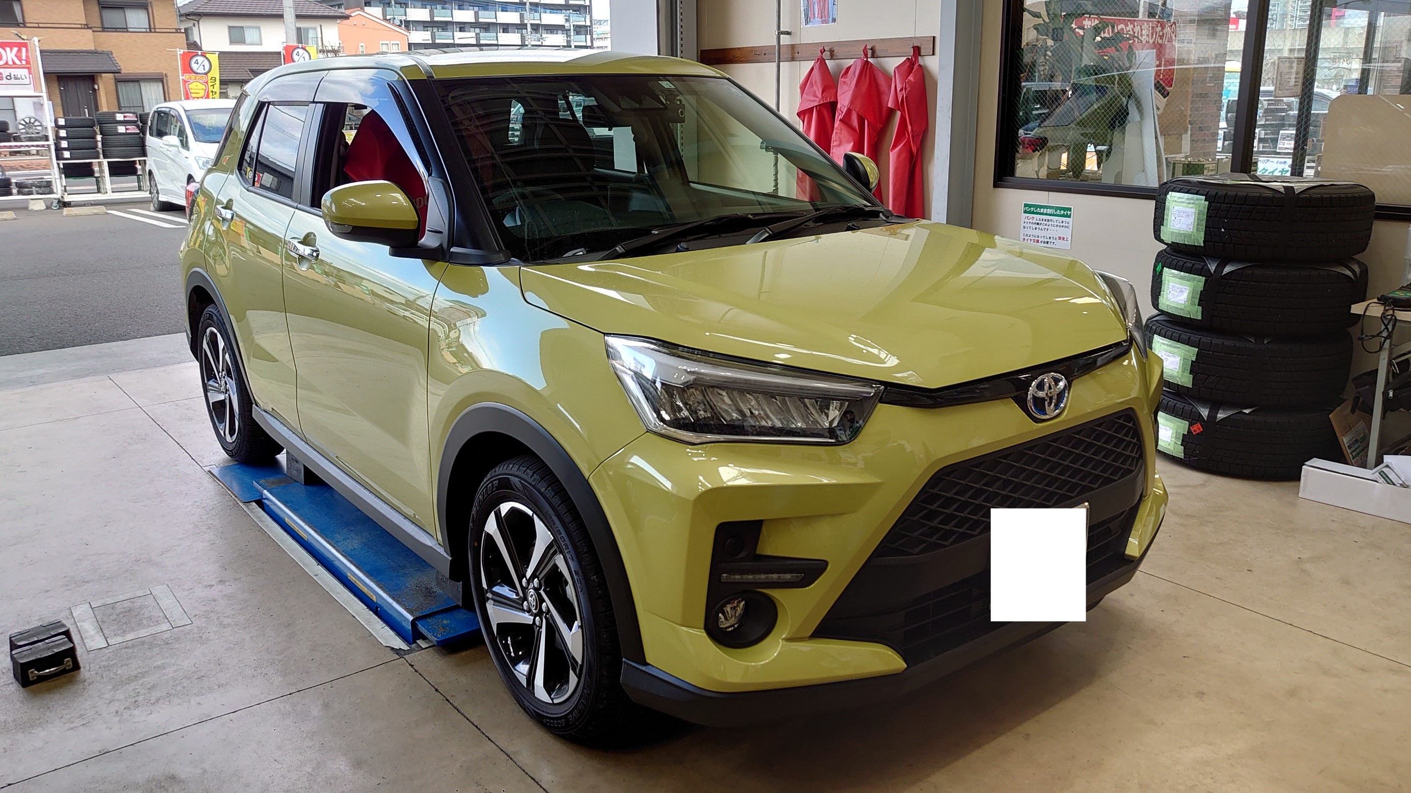 トヨタ ライズハイブリッド スタッドレスタイヤホイール取り付け 195