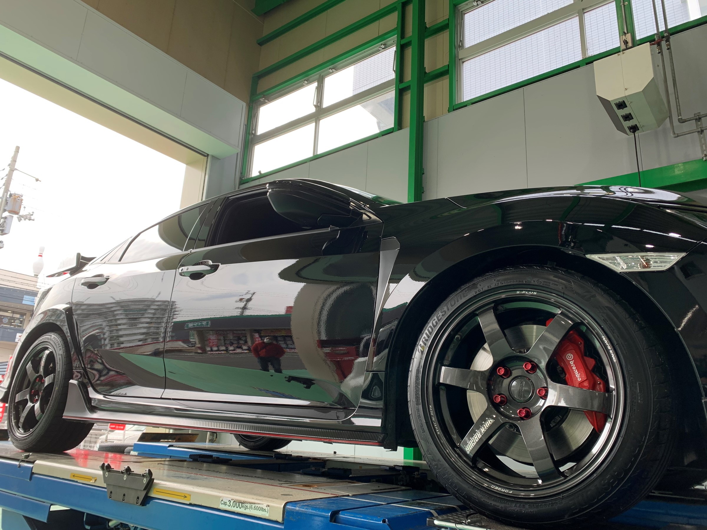 ホンダのシビックタイプRにRAYS VOLKRACING TE37 SAGA S-plusと