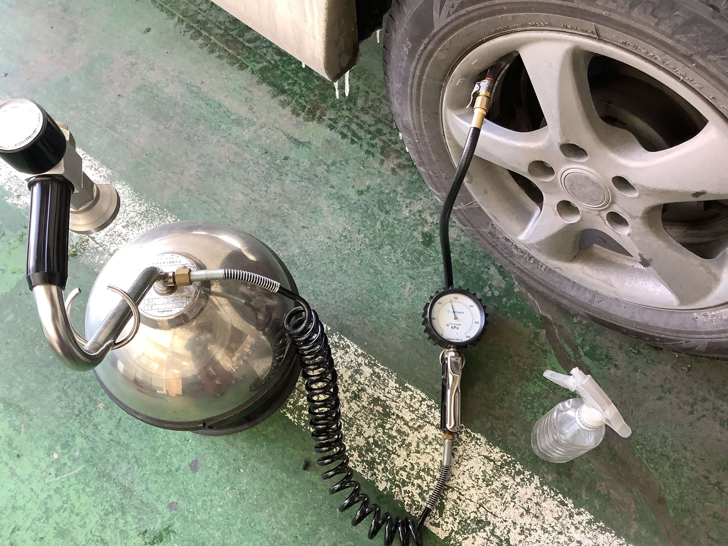 タイヤ館八戸でスタッドレスタイヤの空気圧点検 スタッフ日記 タイヤ館 八戸 タイヤからはじまる トータルカーメンテナンス タイヤ館グループ