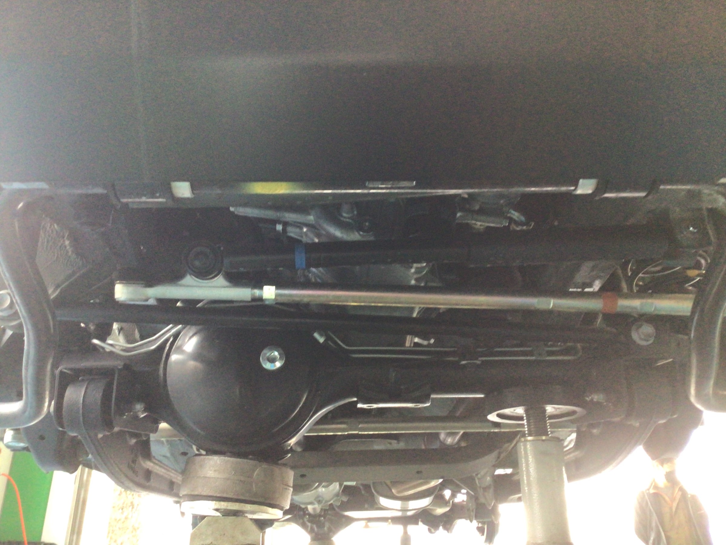ジムニーJB64 ショックアブソーバー一式　ステアリングダンパー（新車外し） X-SHOCK ステアリングダンパー ジムニー/ジムニーシエラ JB64