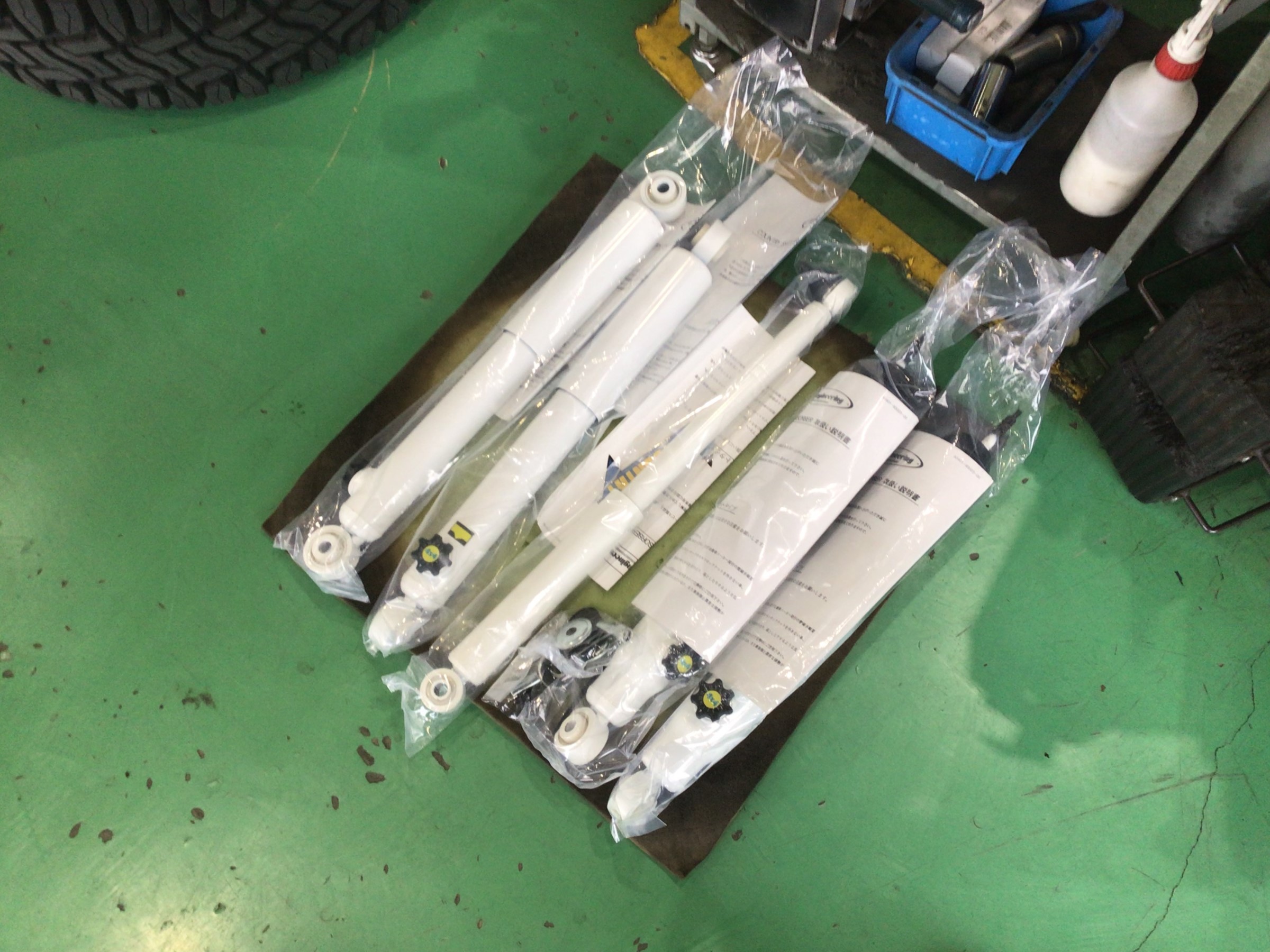 JB64W ジムニーショックアブソーバー＆ステアリングダンパー交換