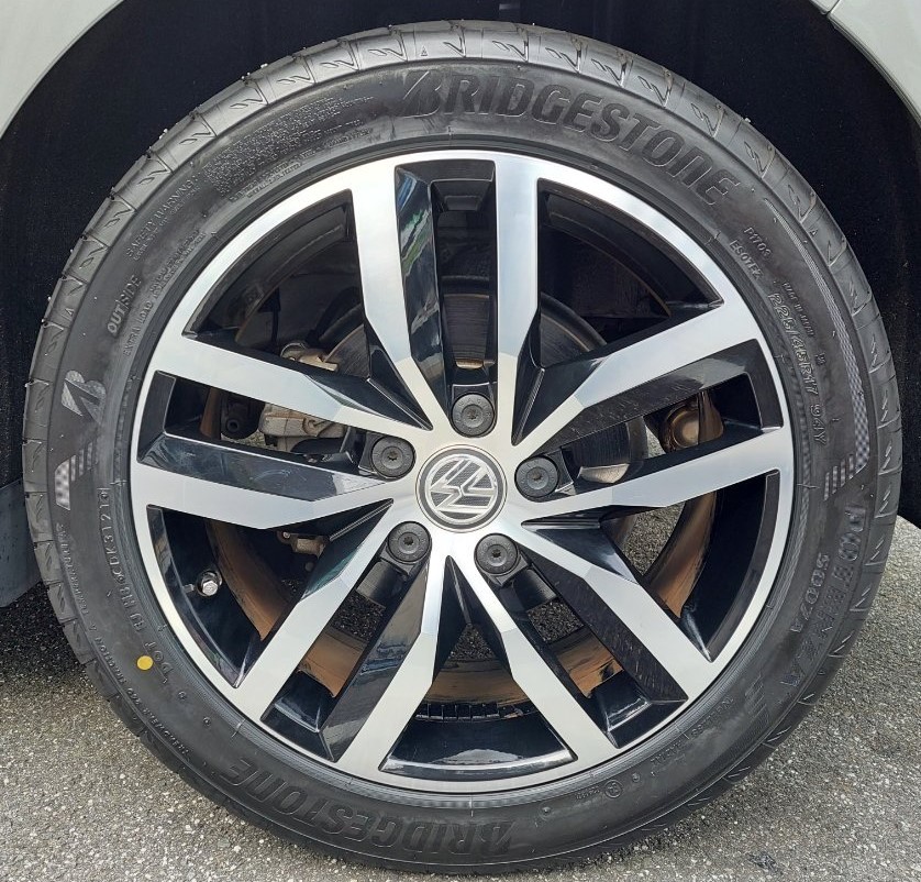 タイヤ・ホイール 977 Golfman ☆VW（フォルクスワーゲン）：GOLF（ゴルフ） タイヤ交換