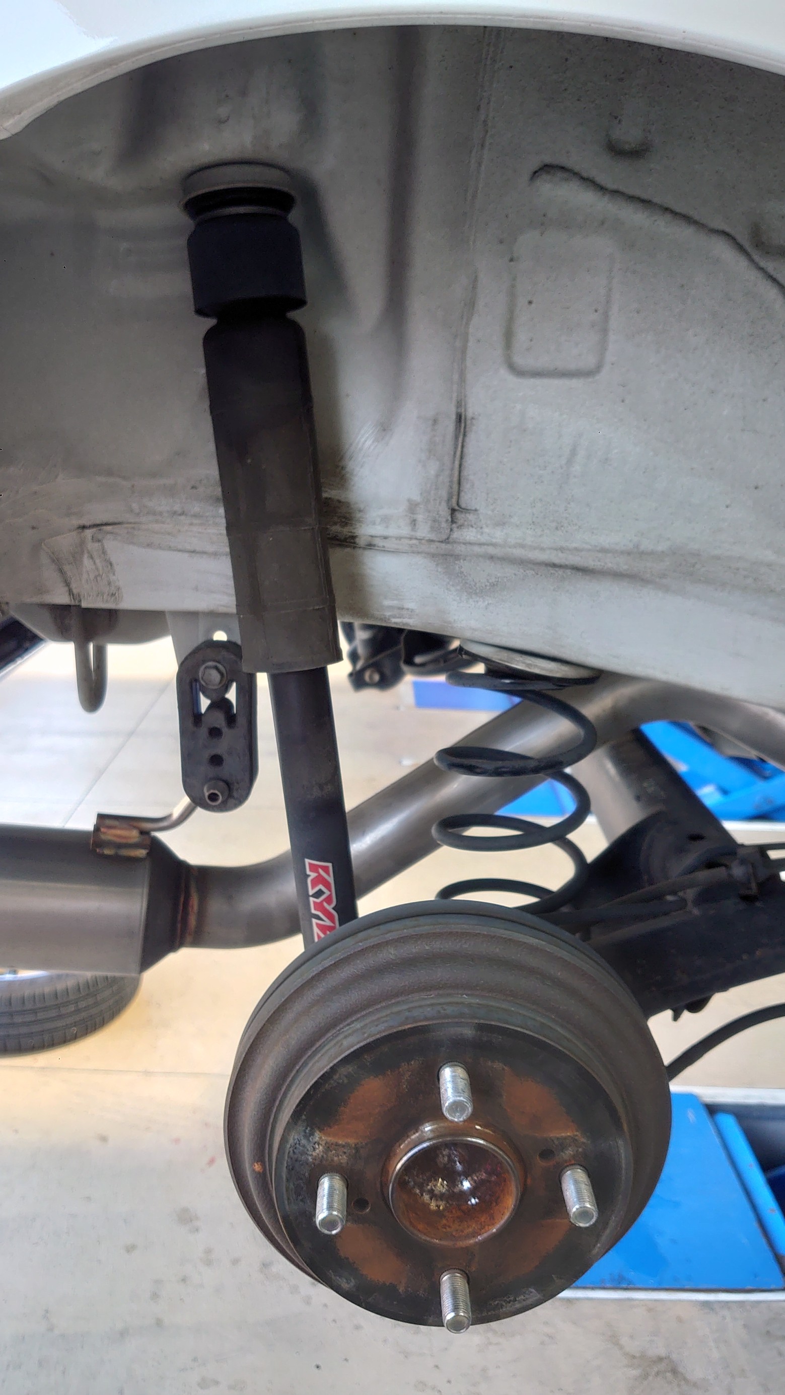 スズキ アルトワークス 車高調取付＋WURTH（ウルト）防錆 BLITZ