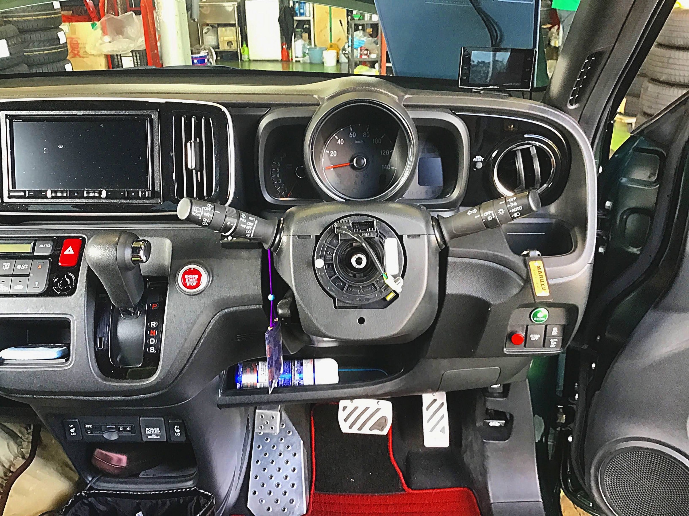 ステアリング(ハンドル)交換しちゃいました！ | 店舗おススメ情報 | タイヤ館 富士（静岡県） | タイヤからはじまる、トータルカーメンテナンス  タイヤ館グループ