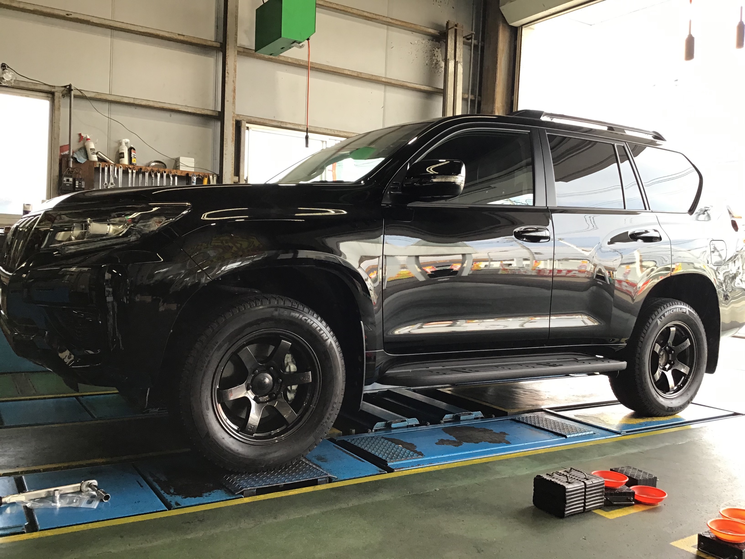 プラド150系 レイズグラムライツ57　18インチ スタッドレスタイヤ プラド150系 レイズグラムライツ57 18インチ スタッドレスタイヤ