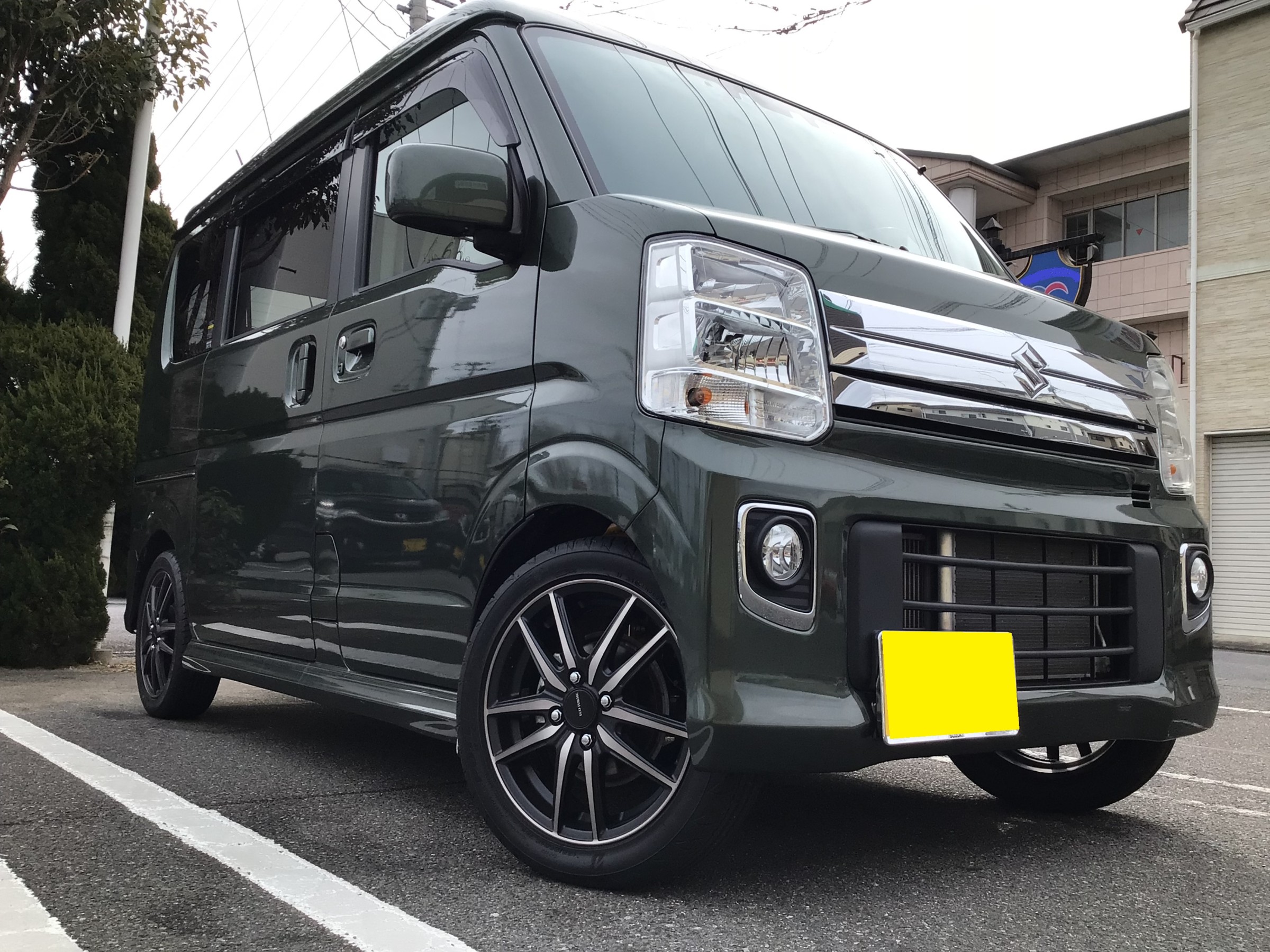 ＤＡ１７Ｗ エブリイワゴン × ＫＹＢ ローファースポーツキット装着