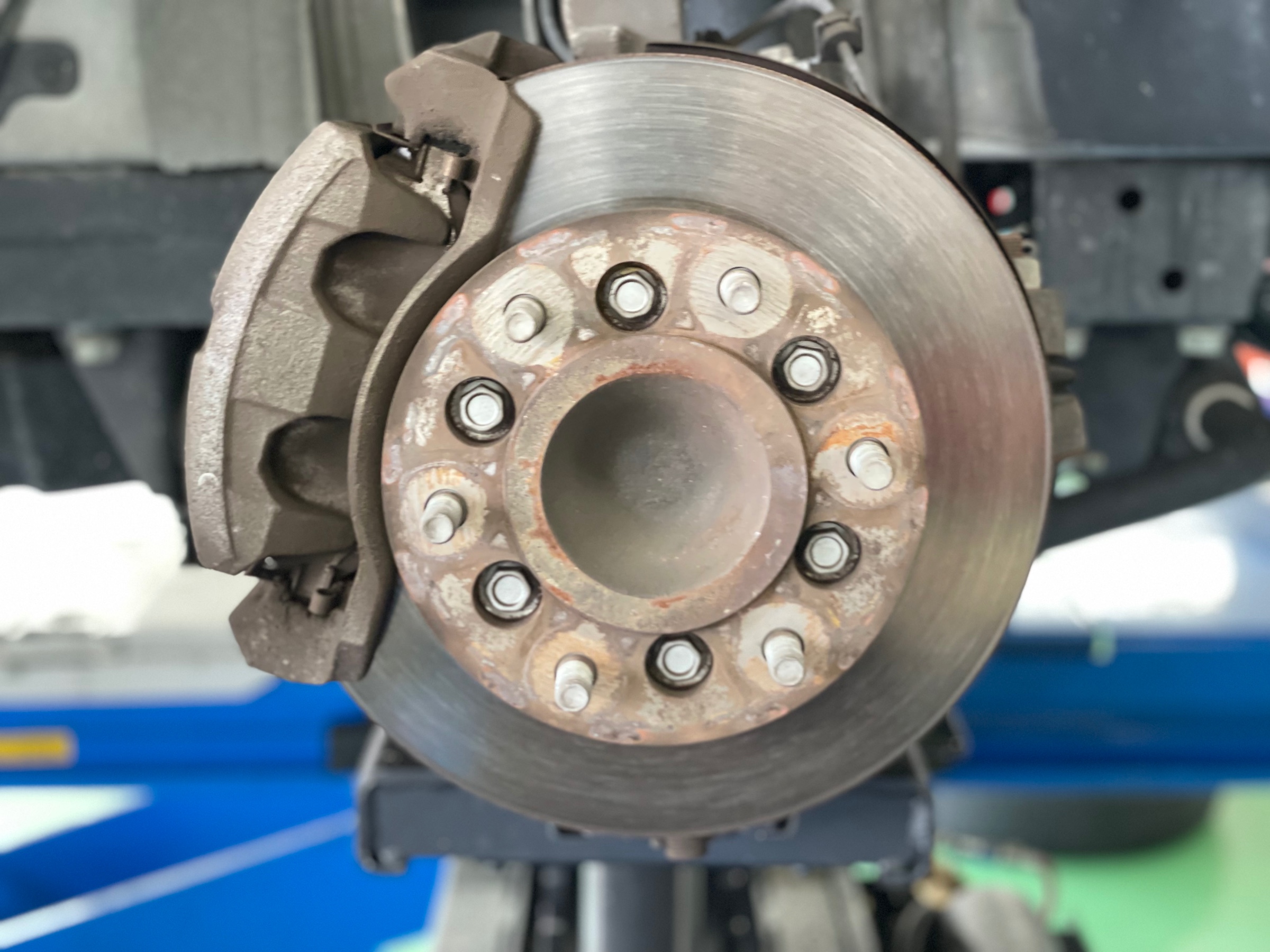 日産 NV350キャラバン 防錆コーティング施工 | 外装・内装取付