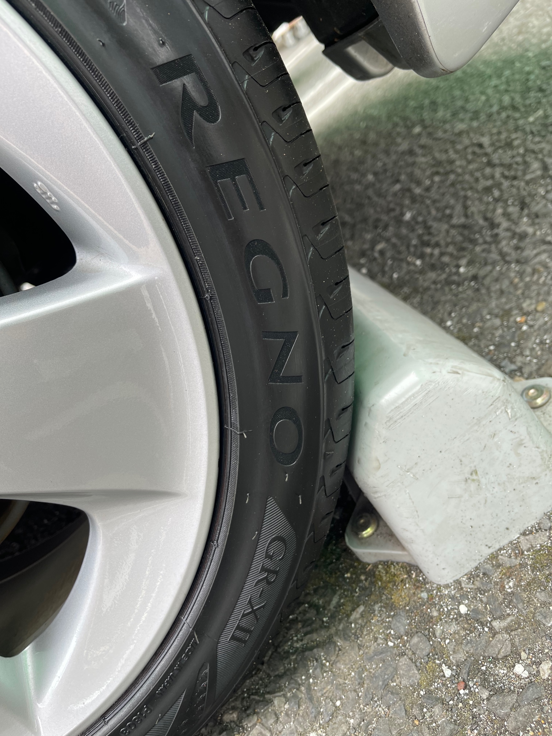 トヨタ プリウス Zvw30 タイヤ交換 トヨタ プリウス タイヤ タイヤ ホイール関連 4輪トータルアライメント調整 サービス事例 タイヤ館 土浦北インター 茨城県のタイヤ カー用品ショップ タイヤからはじまる トータルカーメンテナンス タイヤ館グループ