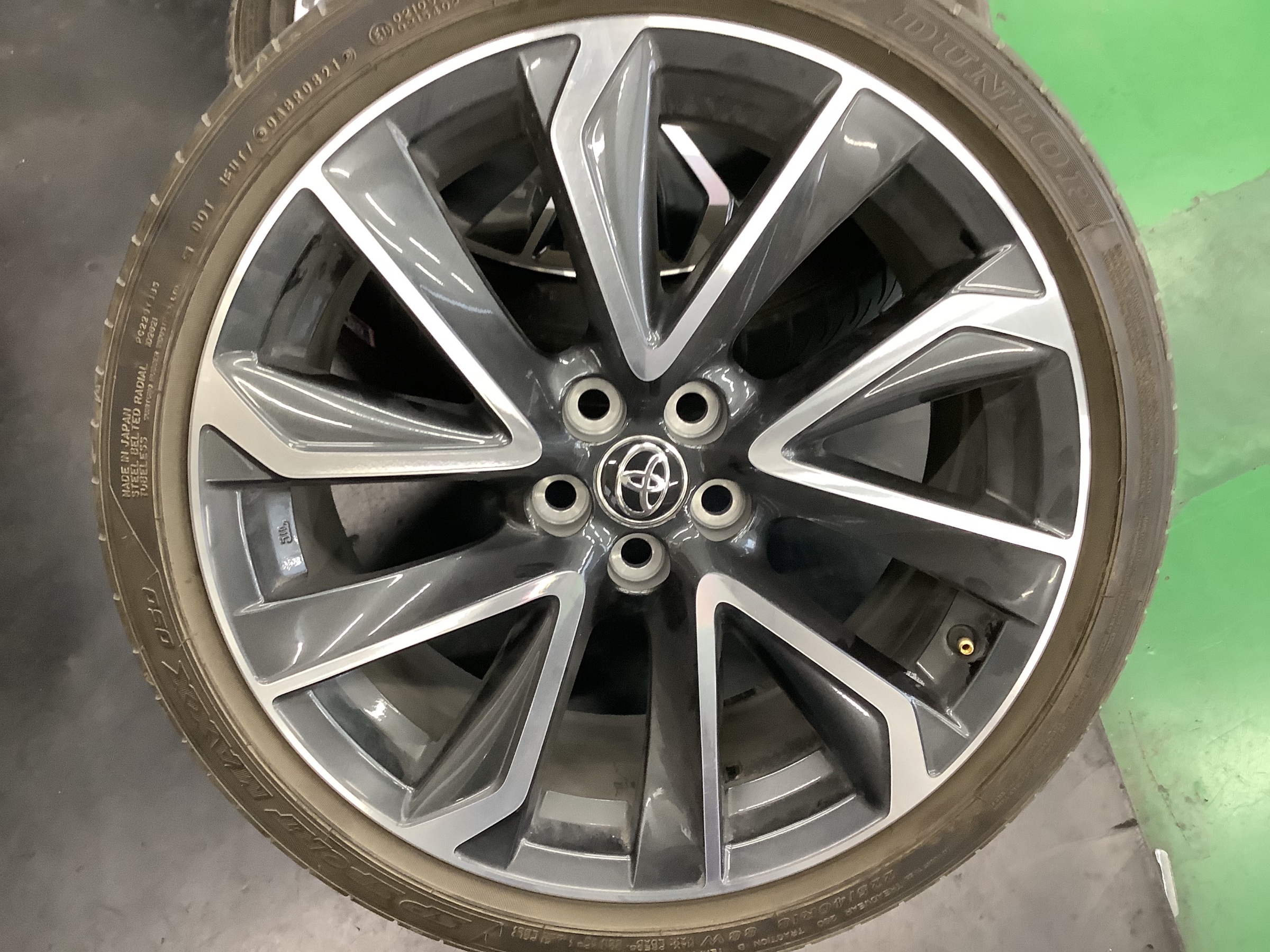 カローラスポーツ タイヤ交換 225/40R18 | トヨタ カローラスポーツ