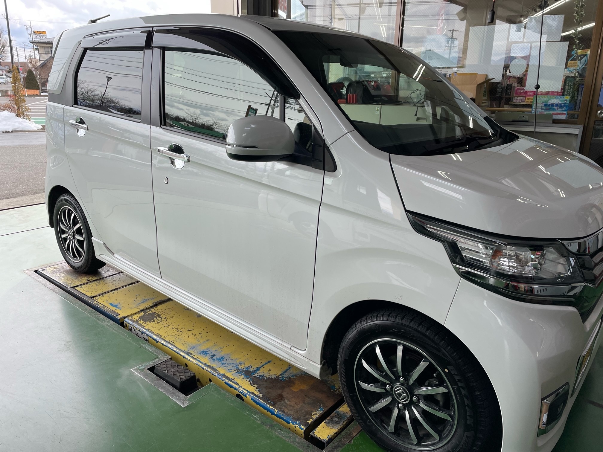 N-WGN × BLITZ 車高調 | ホンダ N-WGN その他 パーツ取付