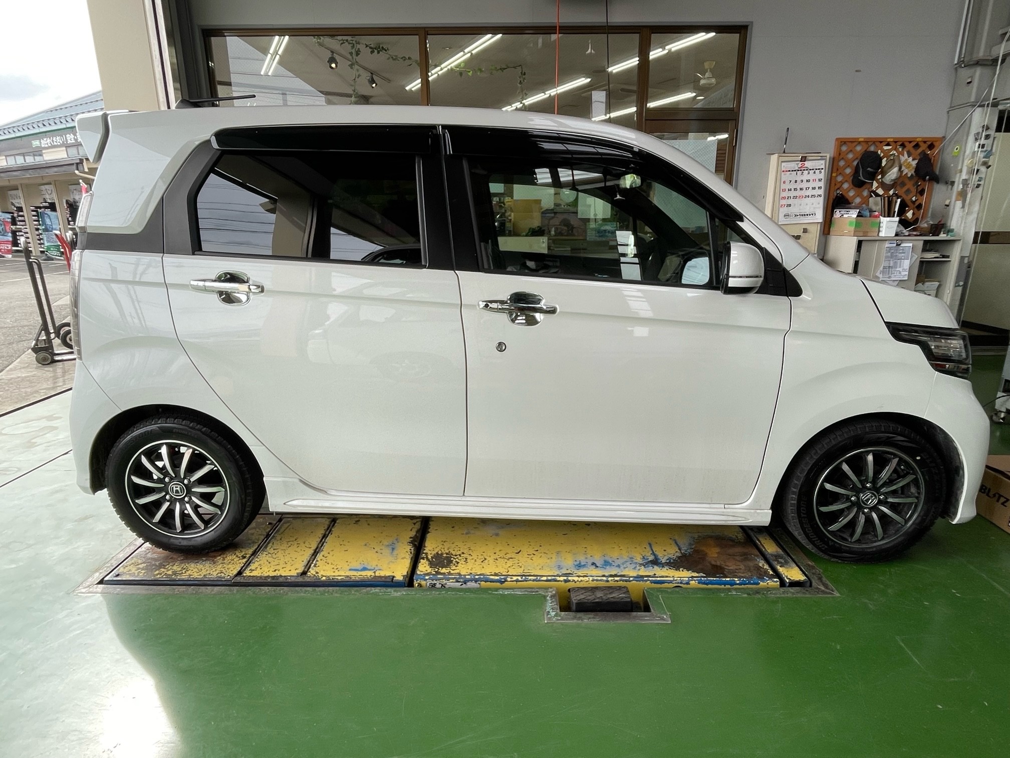 N-WGN × BLITZ 車高調 | ホンダ N-WGN その他 パーツ取付