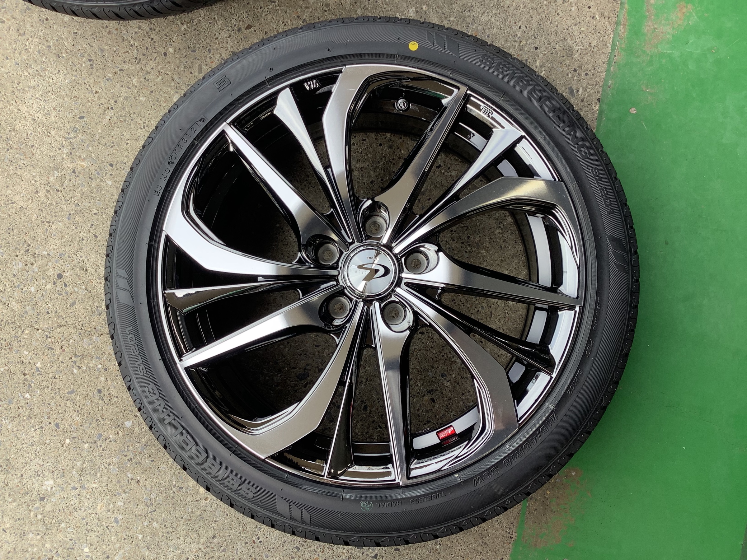 タイヤバリ山！ウェッズ レオニス ヨコハマエコス215/45R18 つまんない