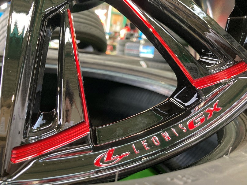 トヨタ エスティマ【 LEONIS GX １８インチアルミホイール 】装着紹介